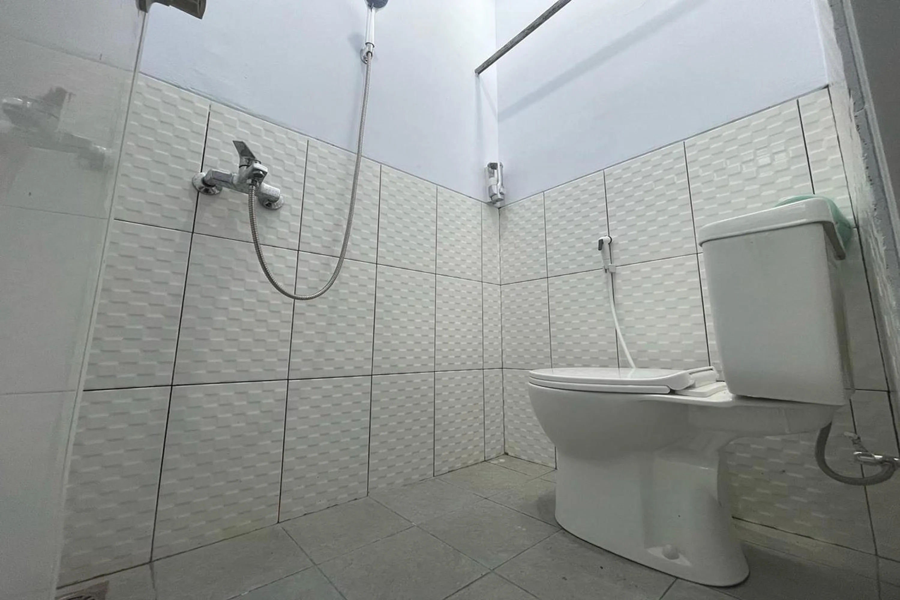 Shower in Ardafa Inn & Villa