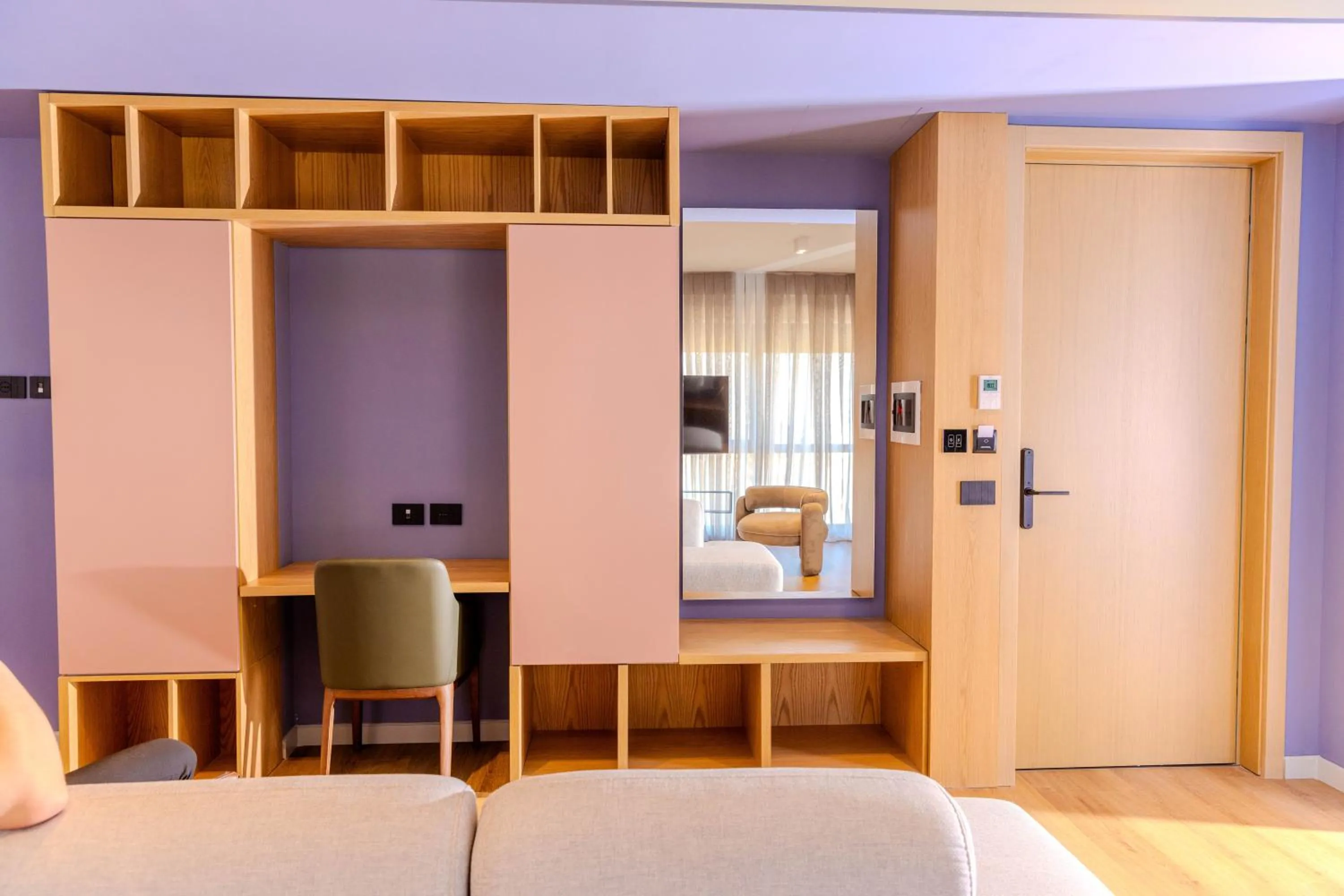 Living room, Bed in Si Hotel Tirana