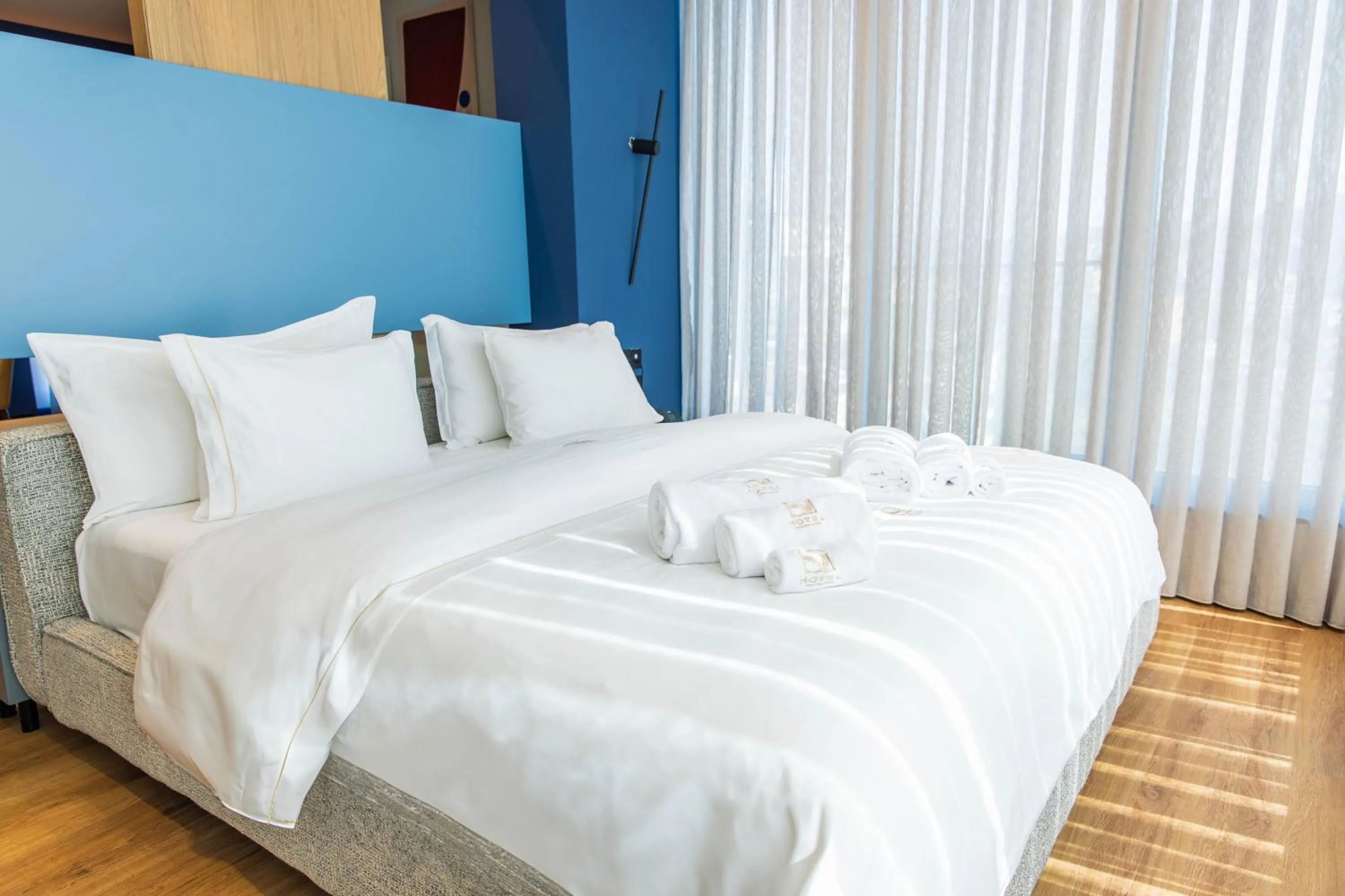 Bedroom, Bed in Si Hotel Tirana