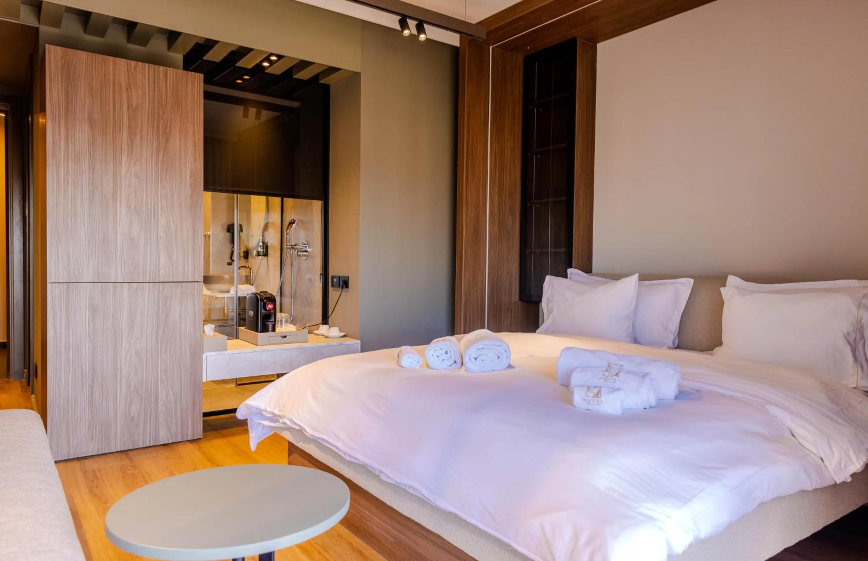 Bedroom, Bed in Si Hotel Tirana