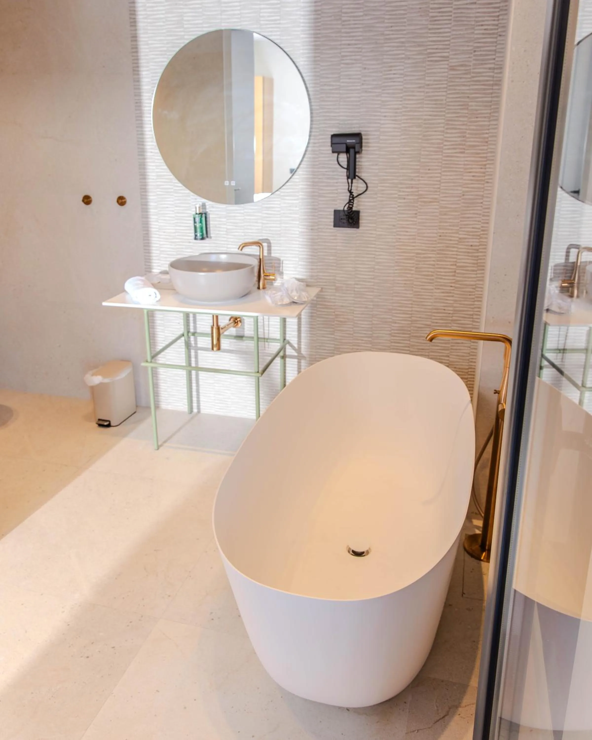 Bath in Si Hotel Tirana