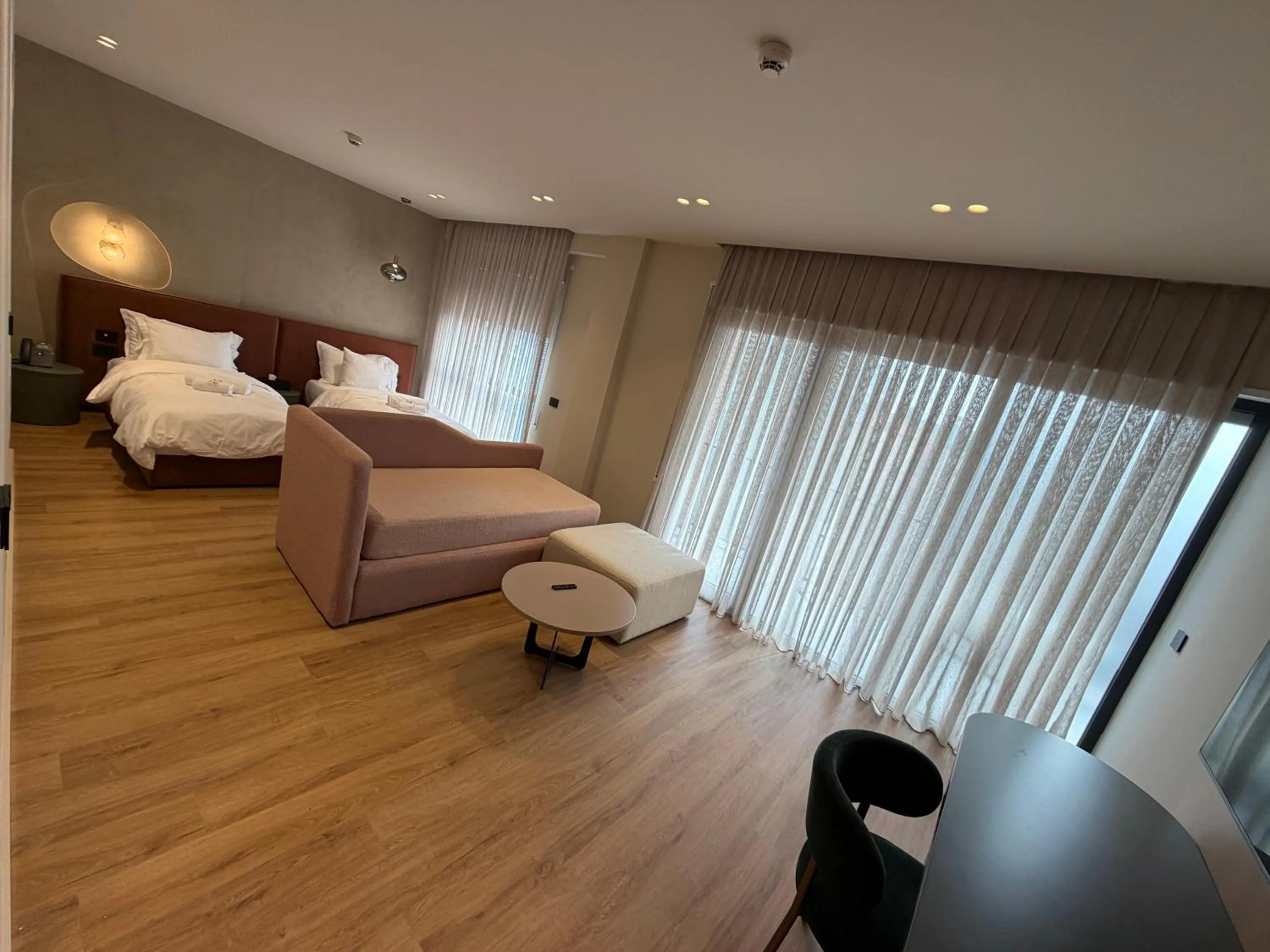 Bedroom, Bed in Si Hotel Tirana