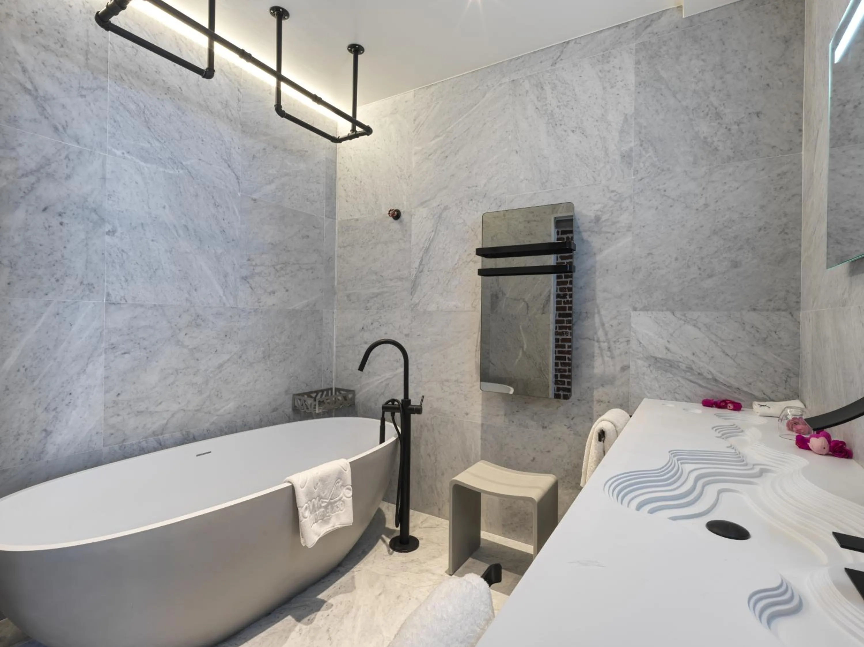 Bathroom, Bed in Snow Lodge Hotel Courchevel 1850