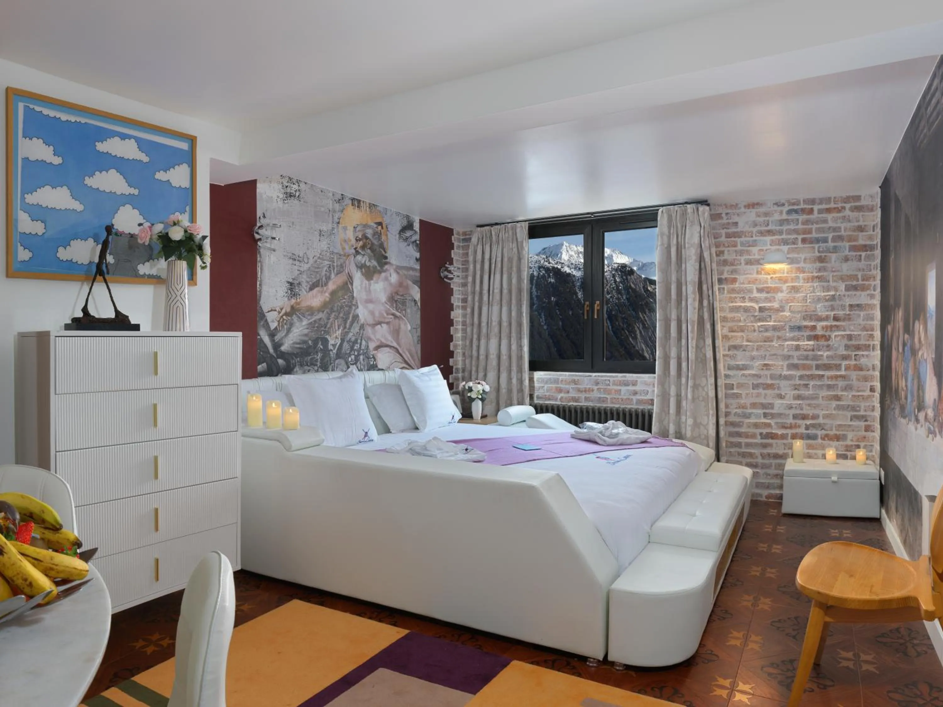 Photo of the whole room, Bed in Snow Lodge Hotel Courchevel 1850