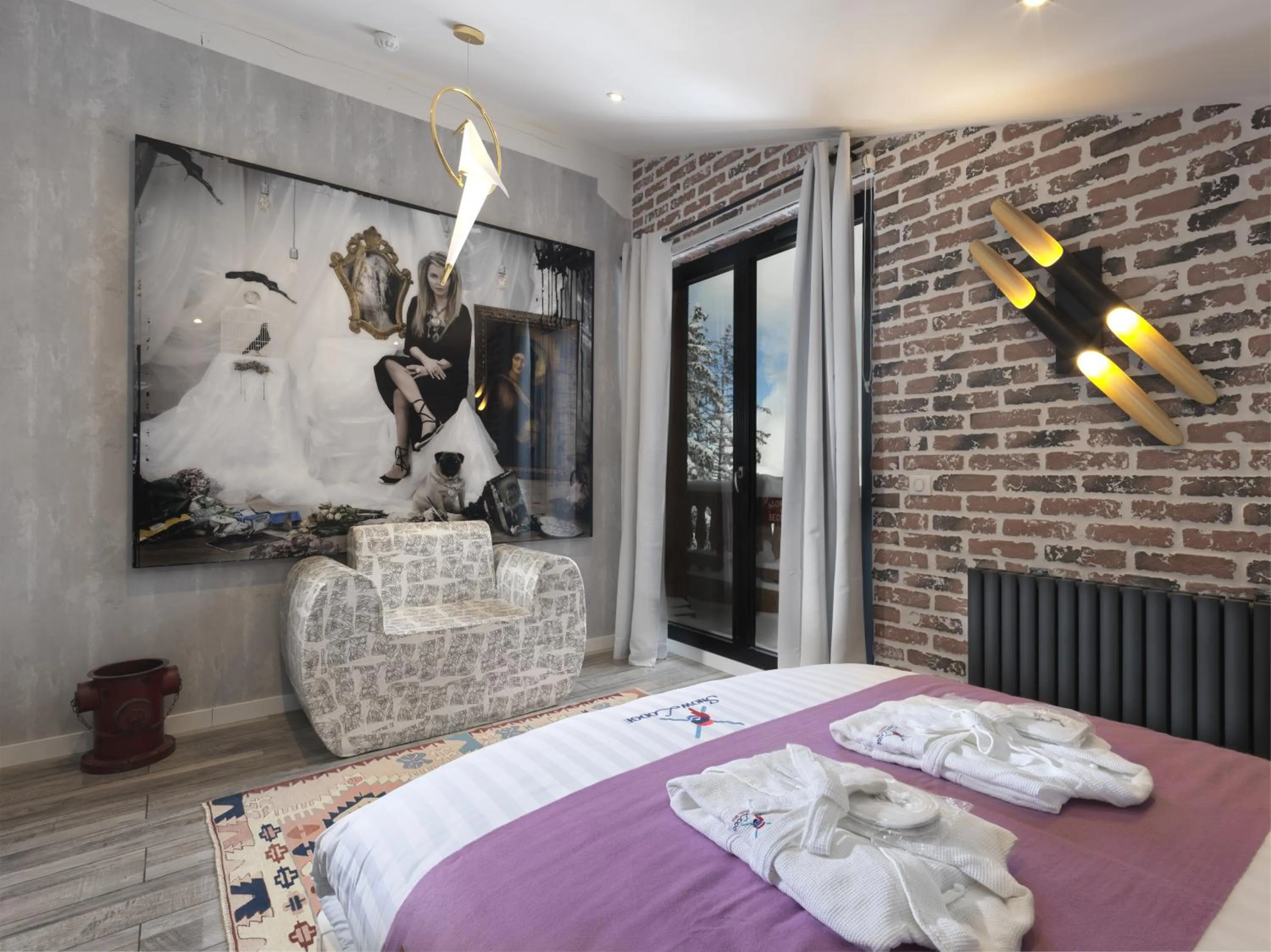 Photo of the whole room, Bed in Snow Lodge Hotel Courchevel 1850