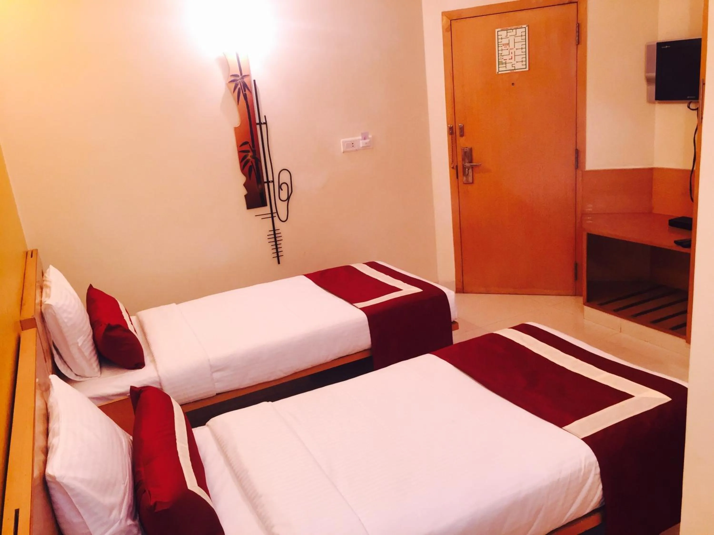 Photo of the whole room, Bed in Octave Hotel & Spa - Marathahalli
