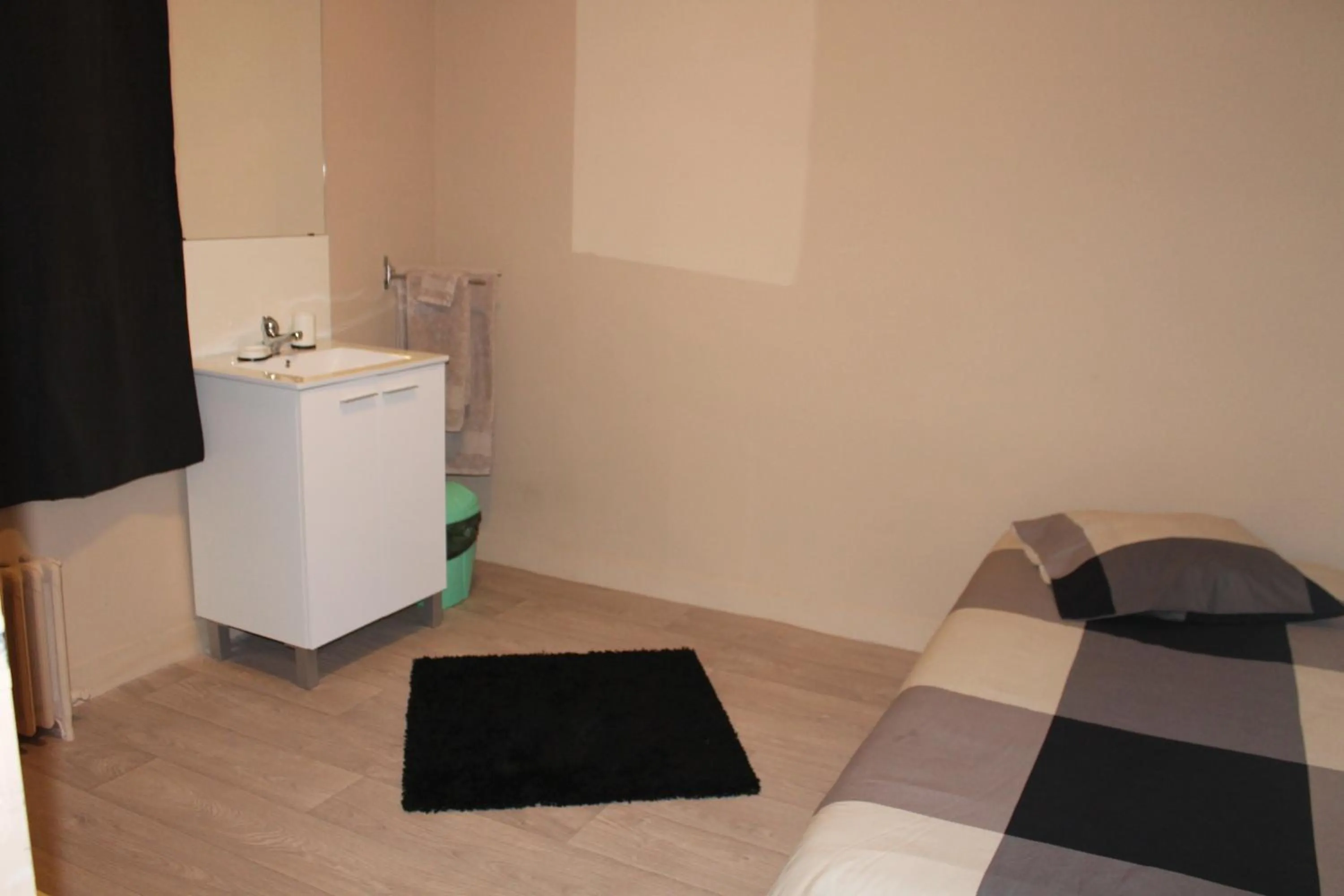 Bedroom, Bed in Le Bellevue Lisieux