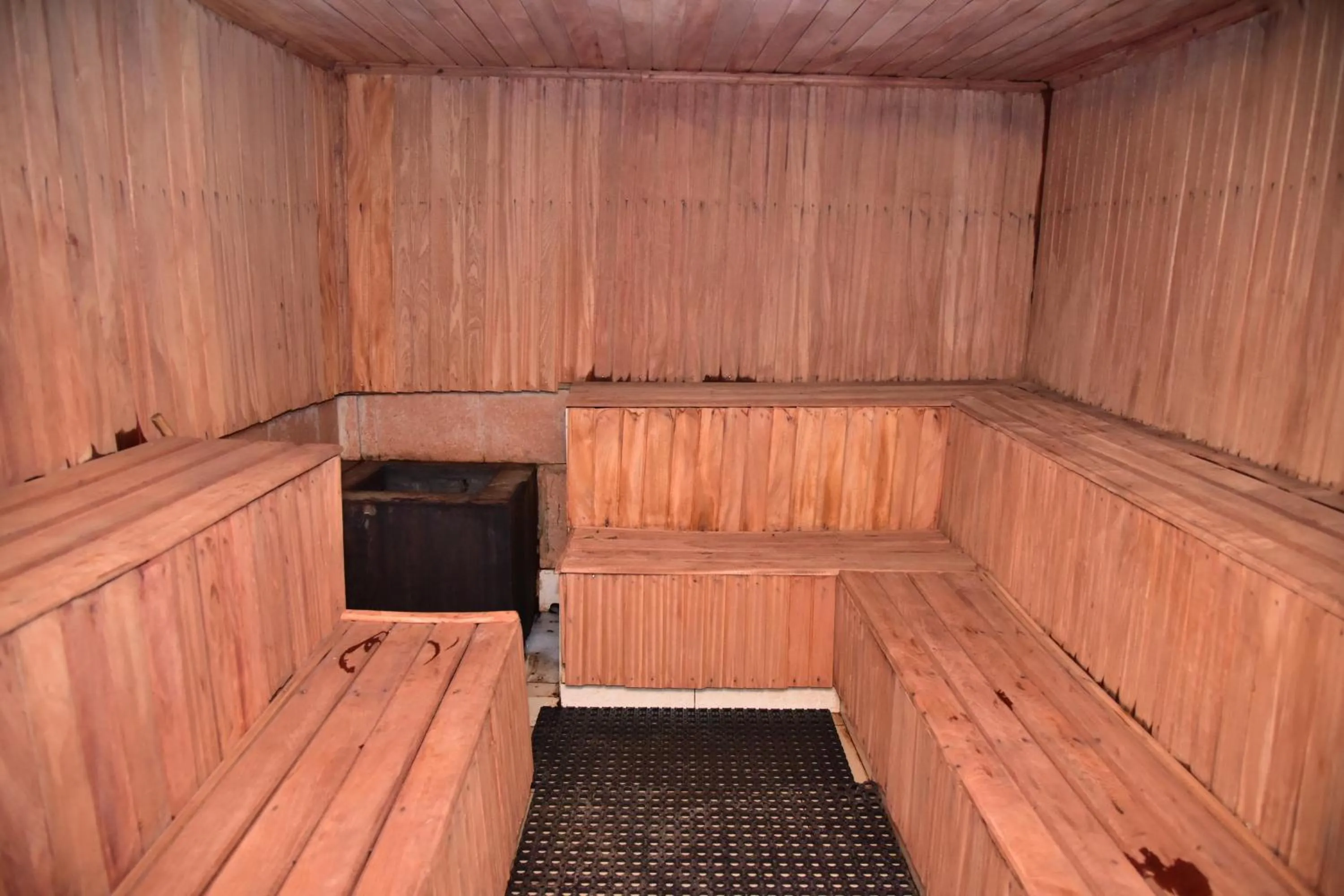 Sauna in Great Seasons Hotel
