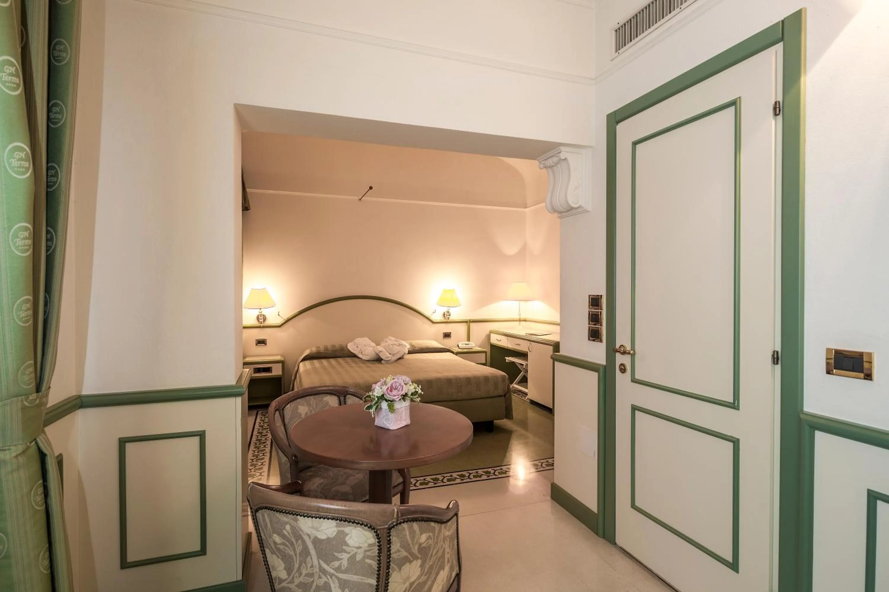 Photo of the whole room, Bed in Grand Hotel Terme