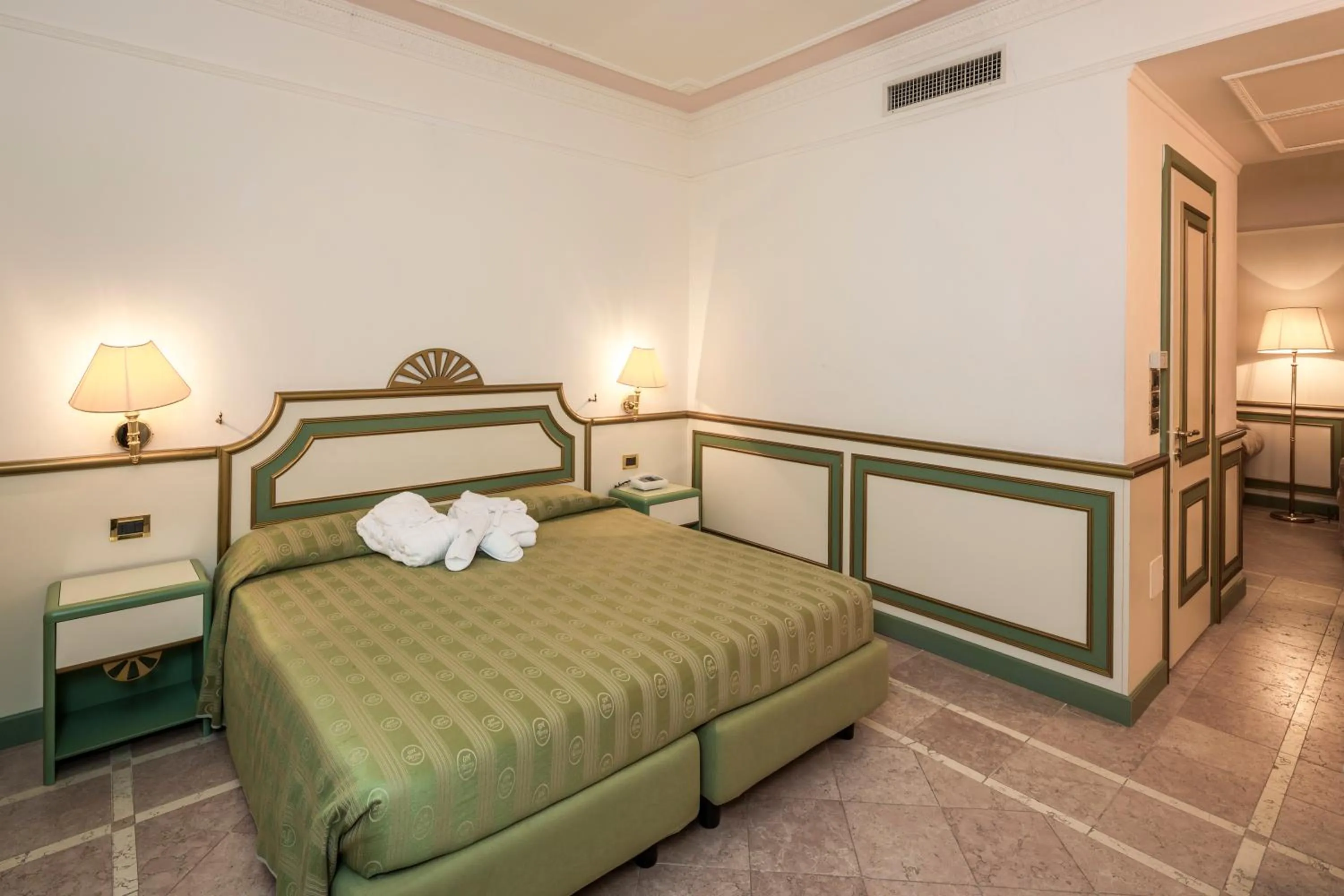 Bed in Grand Hotel Terme
