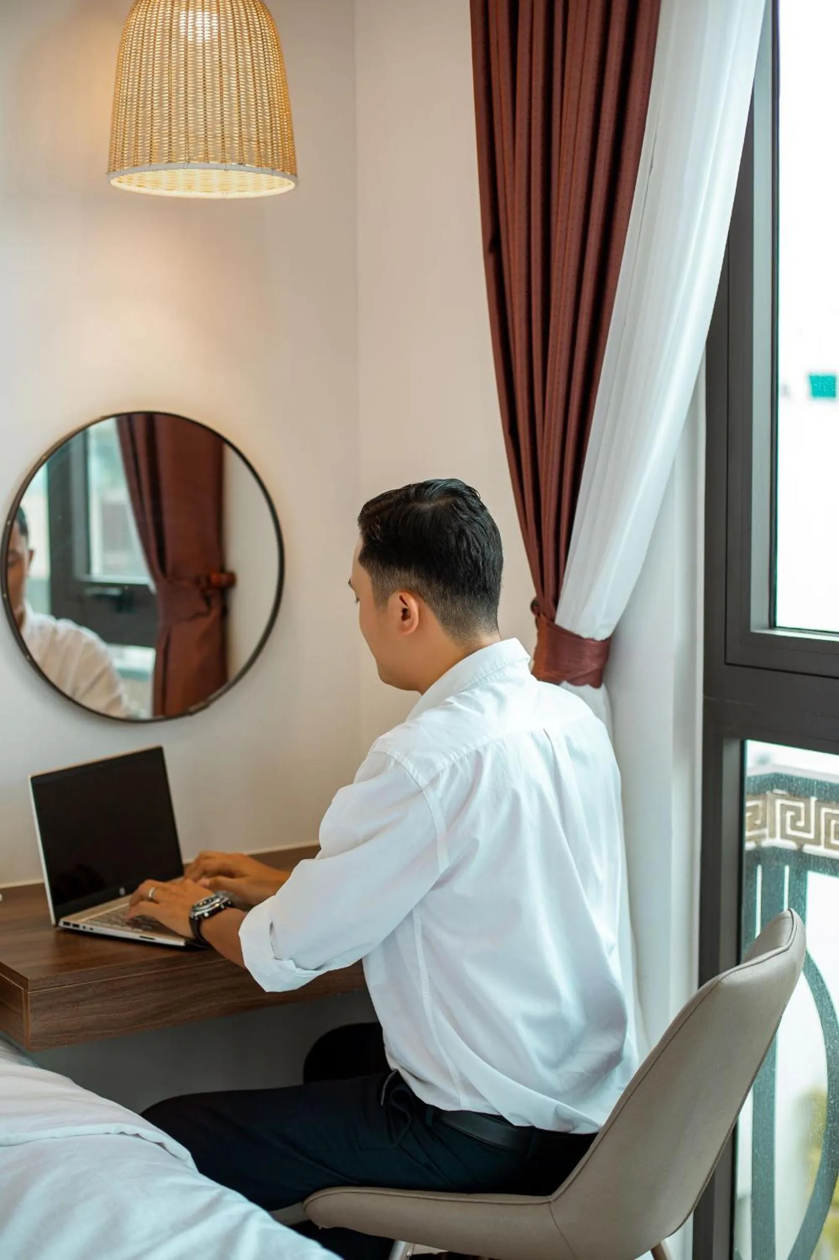 Guests in Dragon View Riverside Hotel