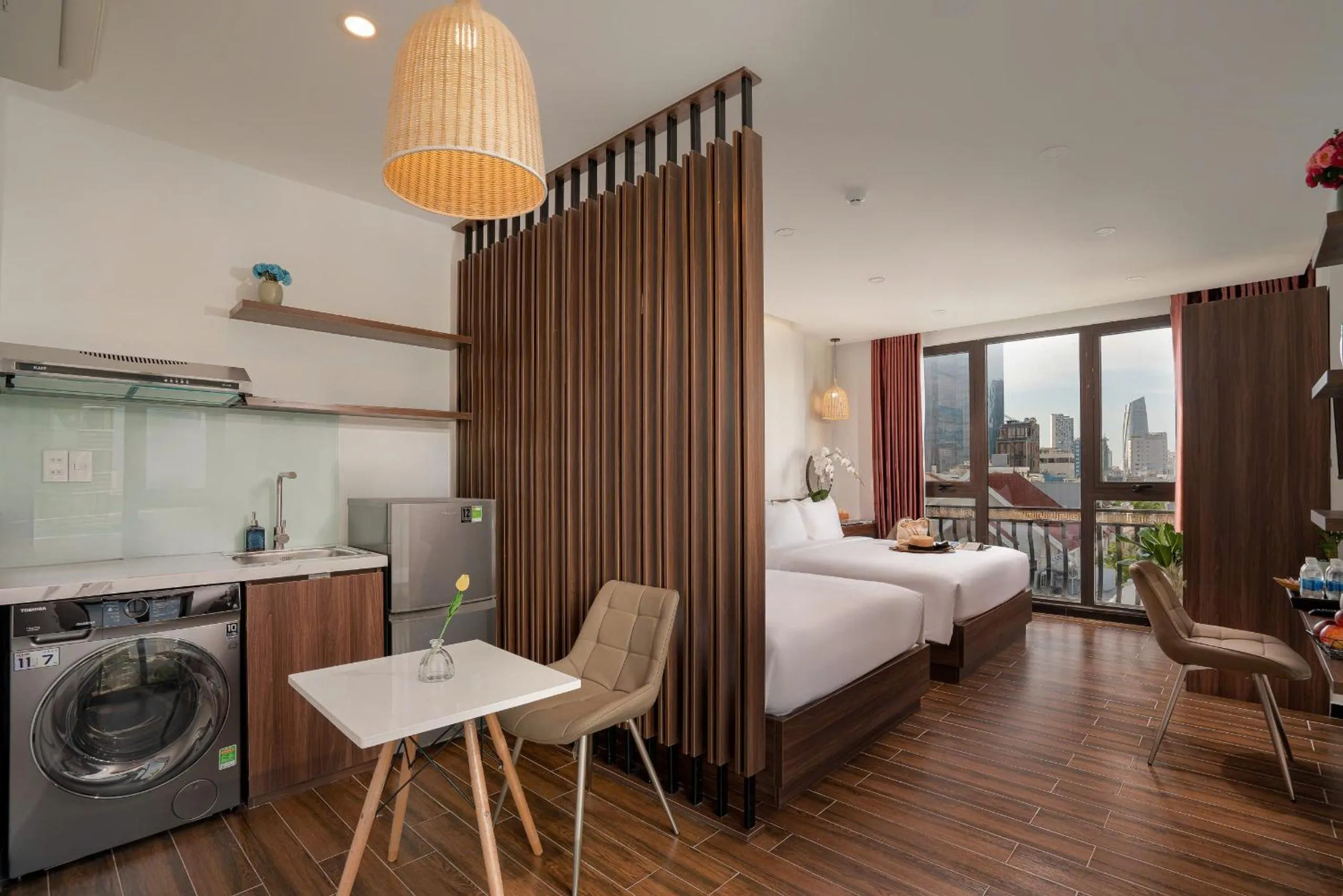 Photo of the whole room, Bed in Dragon View Riverside Hotel