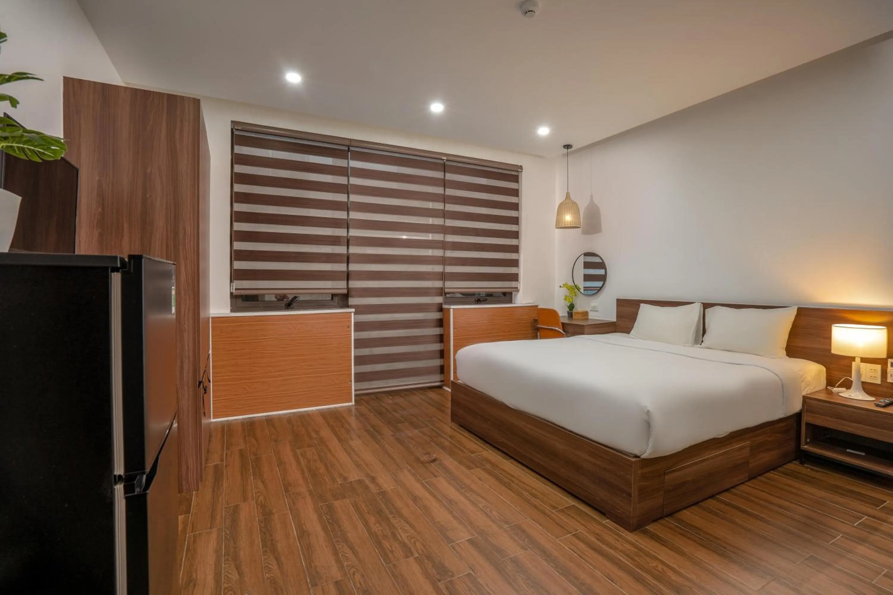 Photo of the whole room, Bed in Dragon View Riverside Hotel