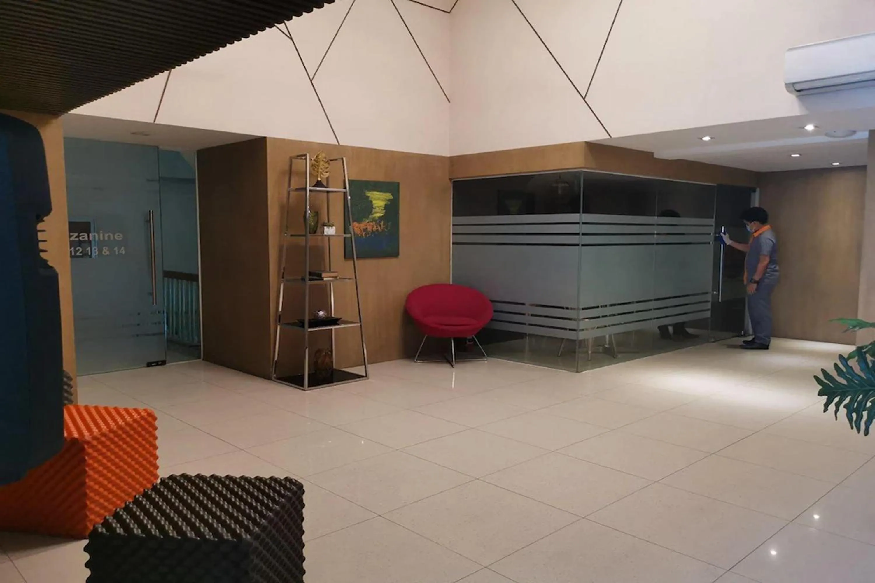 Lobby or reception in Maxx Hotel Ortigas