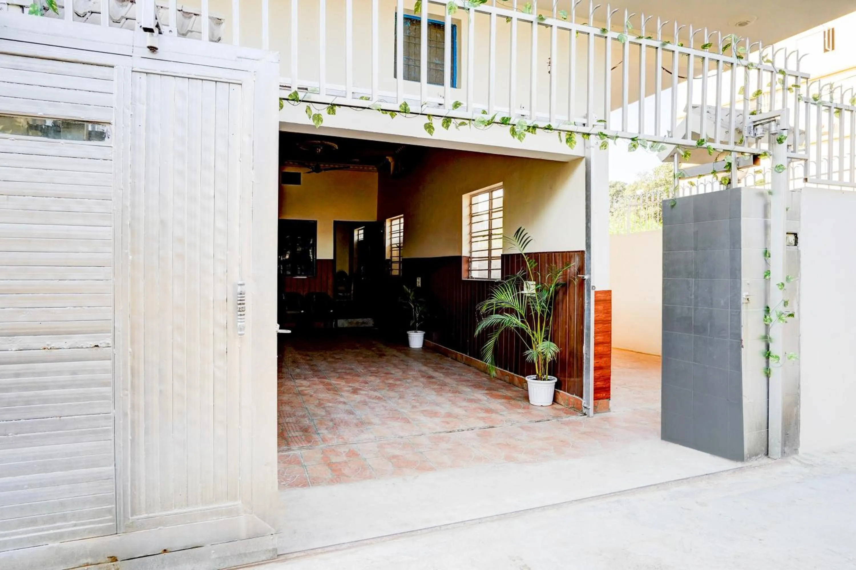 Facade/entrance in Super Hotel O Sudhowala Near Nanda ki Chowk