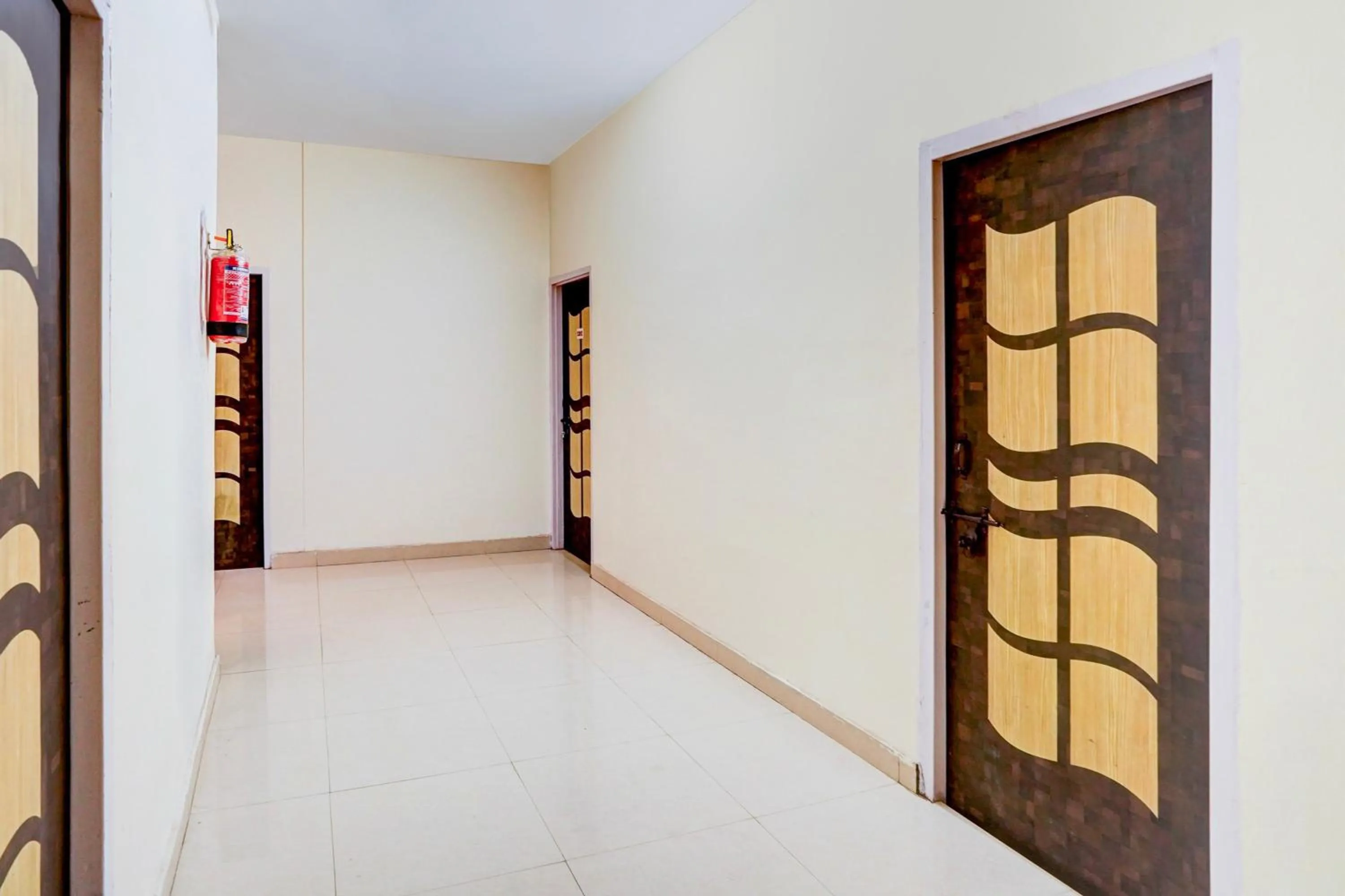 Lobby or reception in Super Hotel O Sudhowala Near Nanda ki Chowk