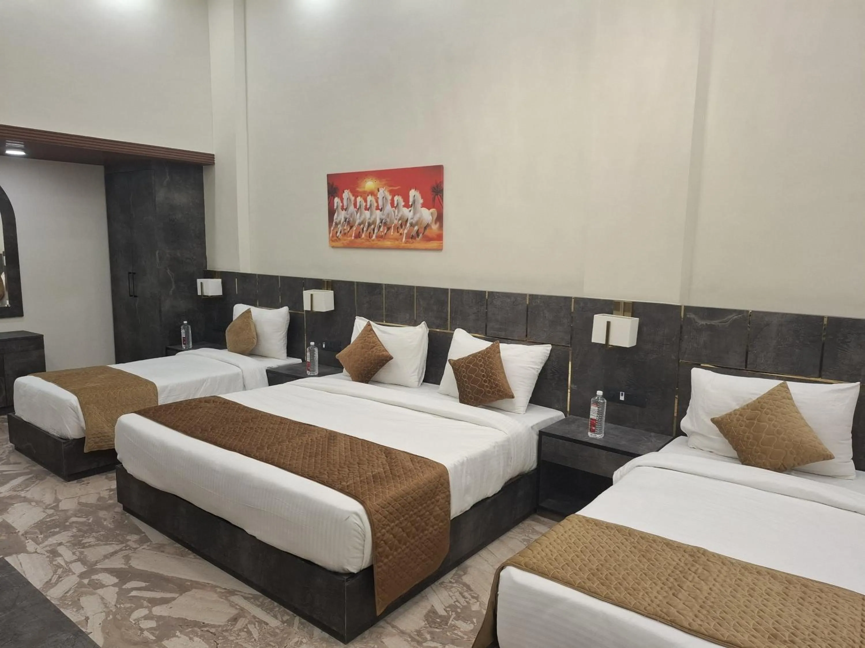 Bed in ShriGo Hotel Banaras