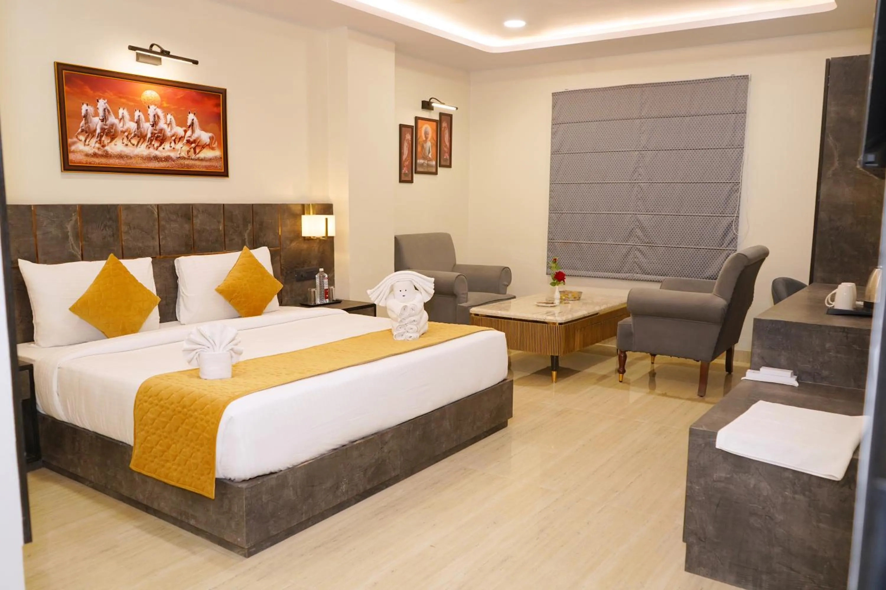 Bed in ShriGo Hotel Banaras