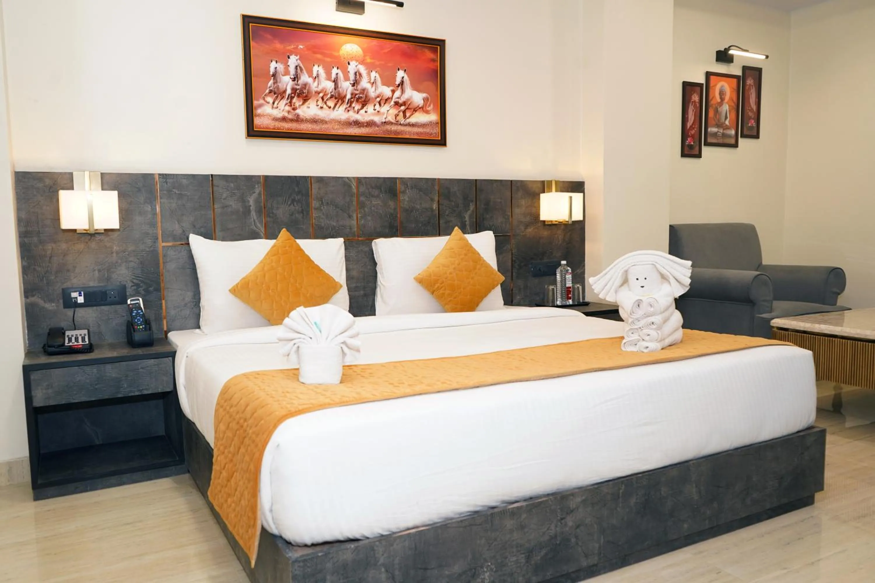 Bed in ShriGo Hotel Banaras