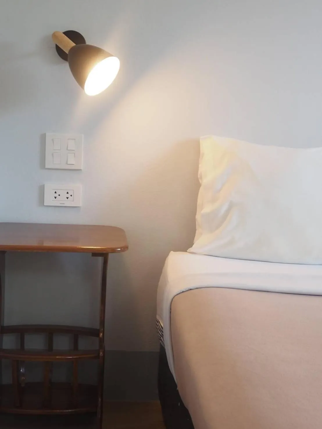 Bed in Mookies Bungalows