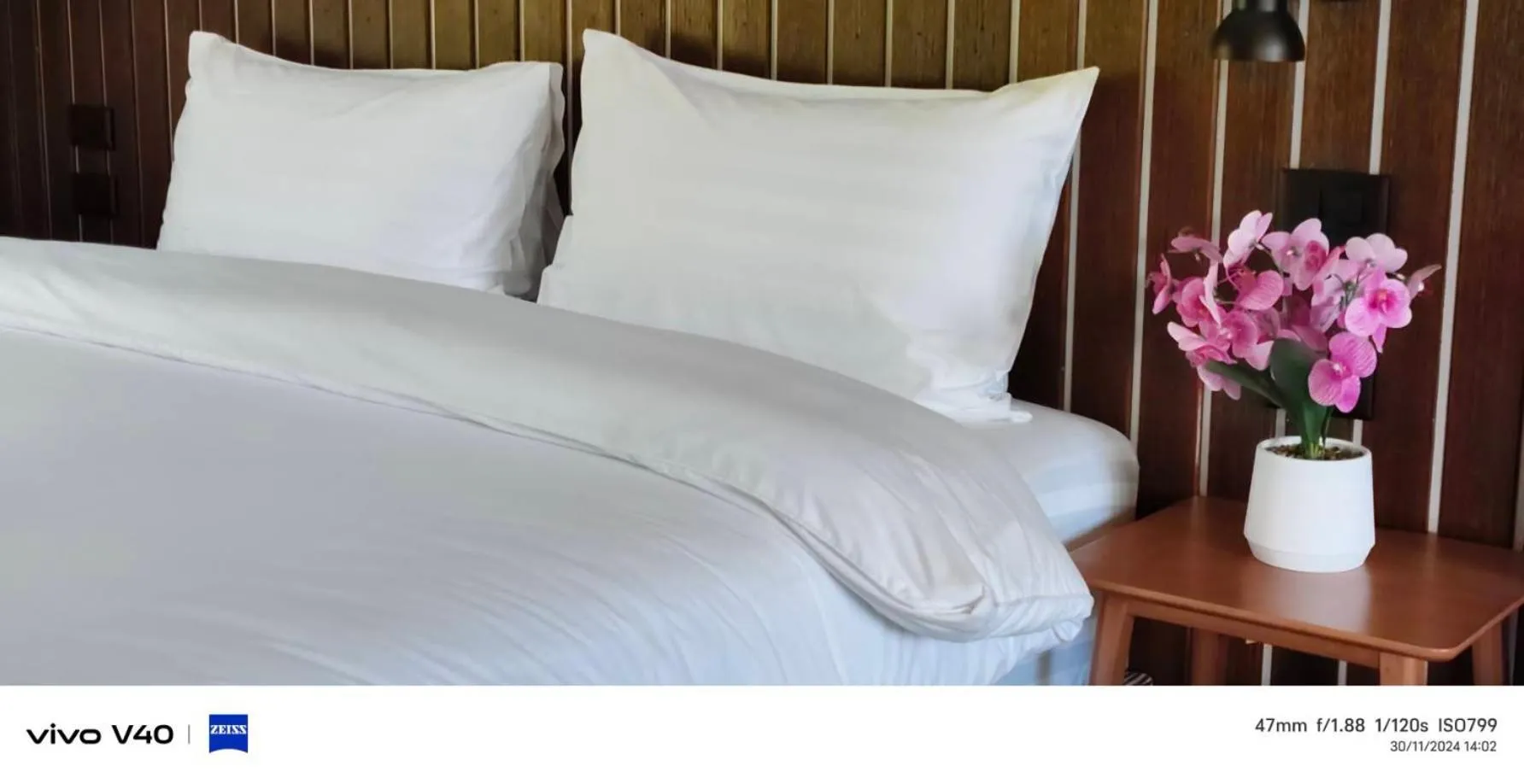 Bed in Mookies Bungalows