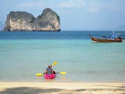 Canoeing in Mookies Bungalows