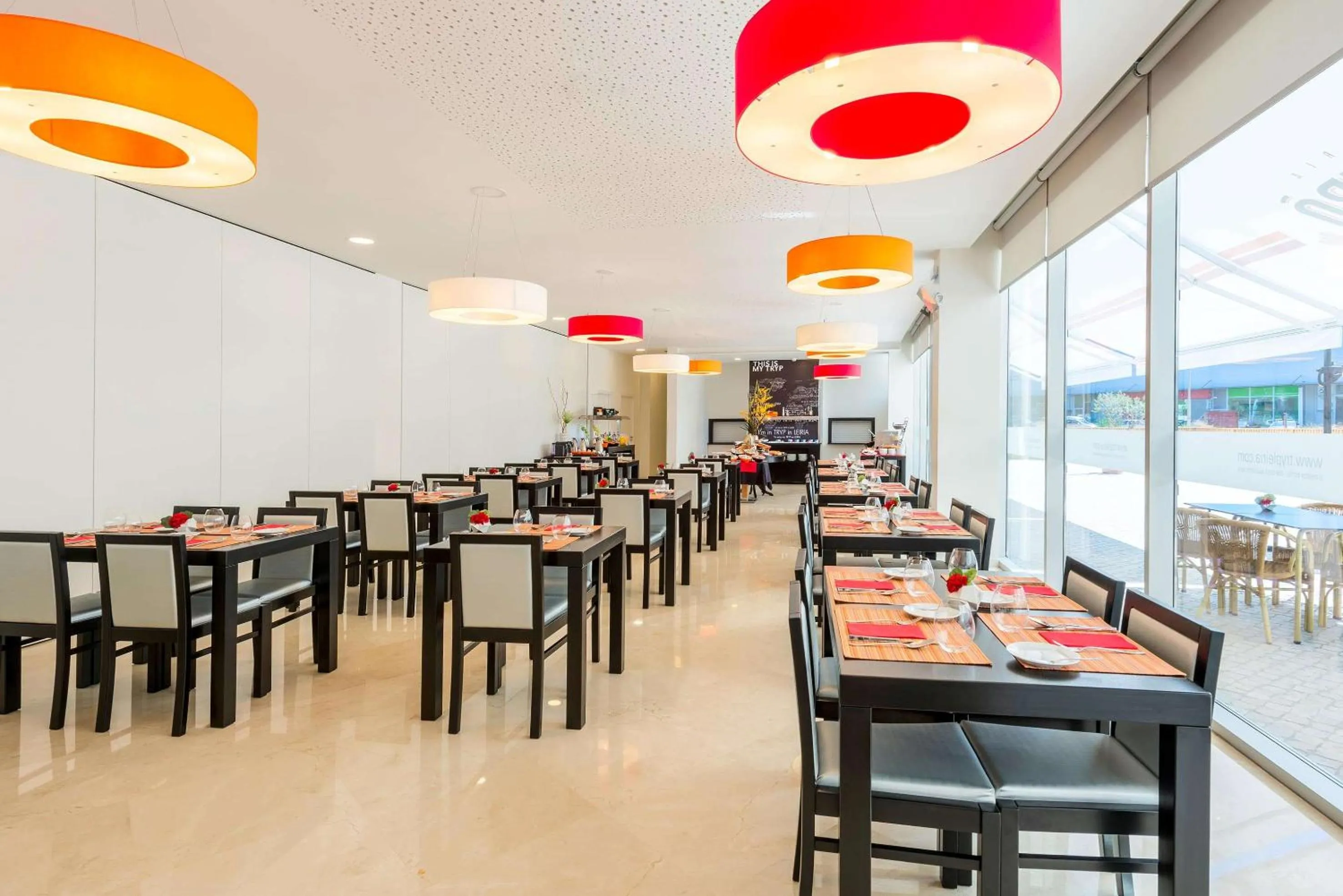 Restaurant/places to eat in TRYP by Wyndham Leiria