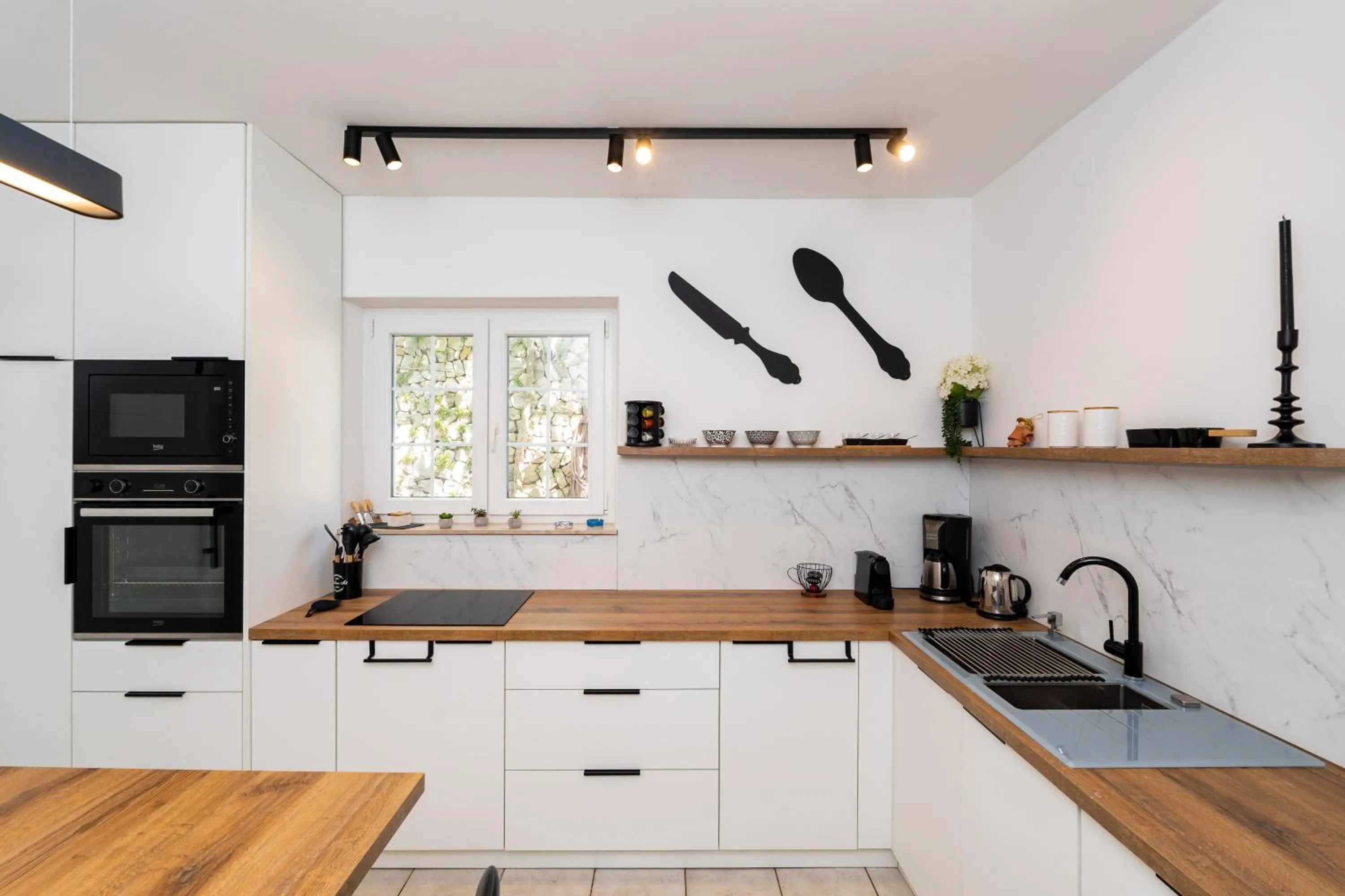 Kitchen or kitchenette in Villa Vista Old Town