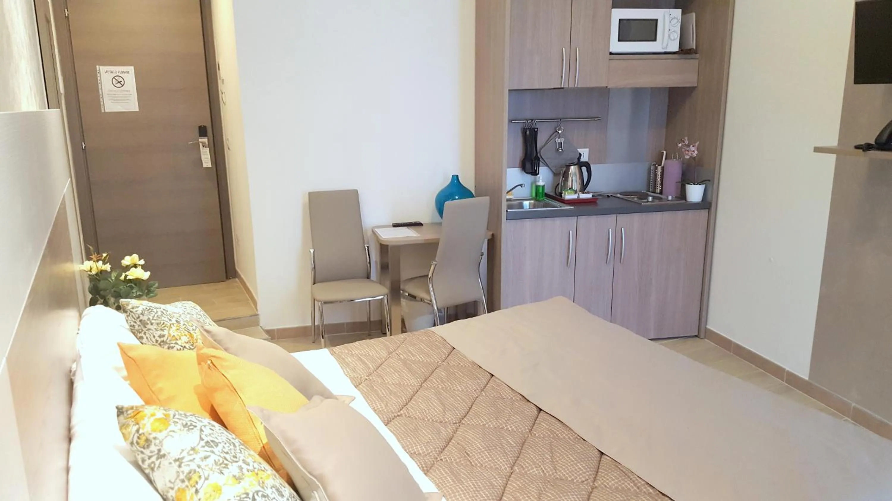 Bed in Hotel Luxor Florence