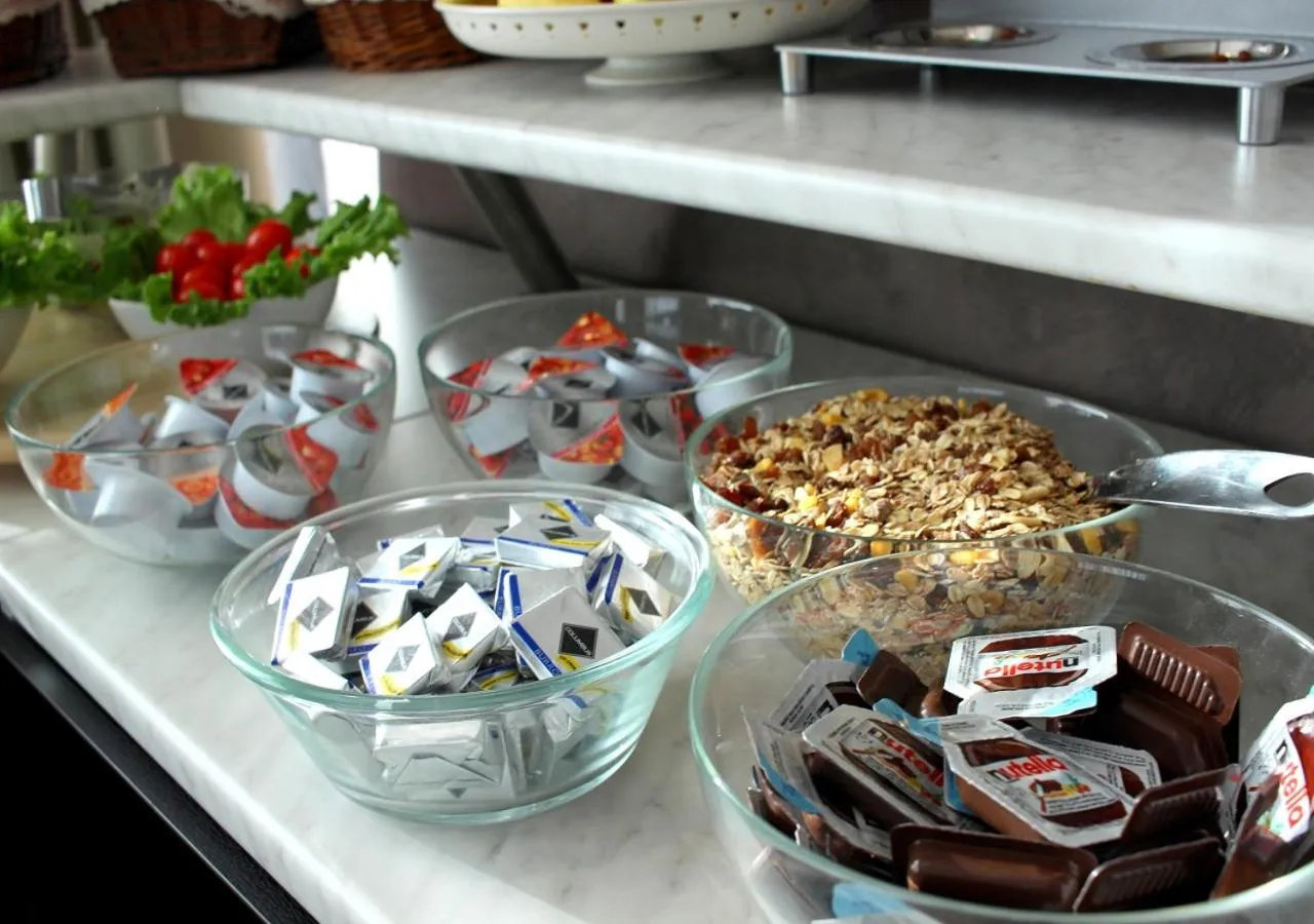 Buffet breakfast in Hotel Luxor Florence