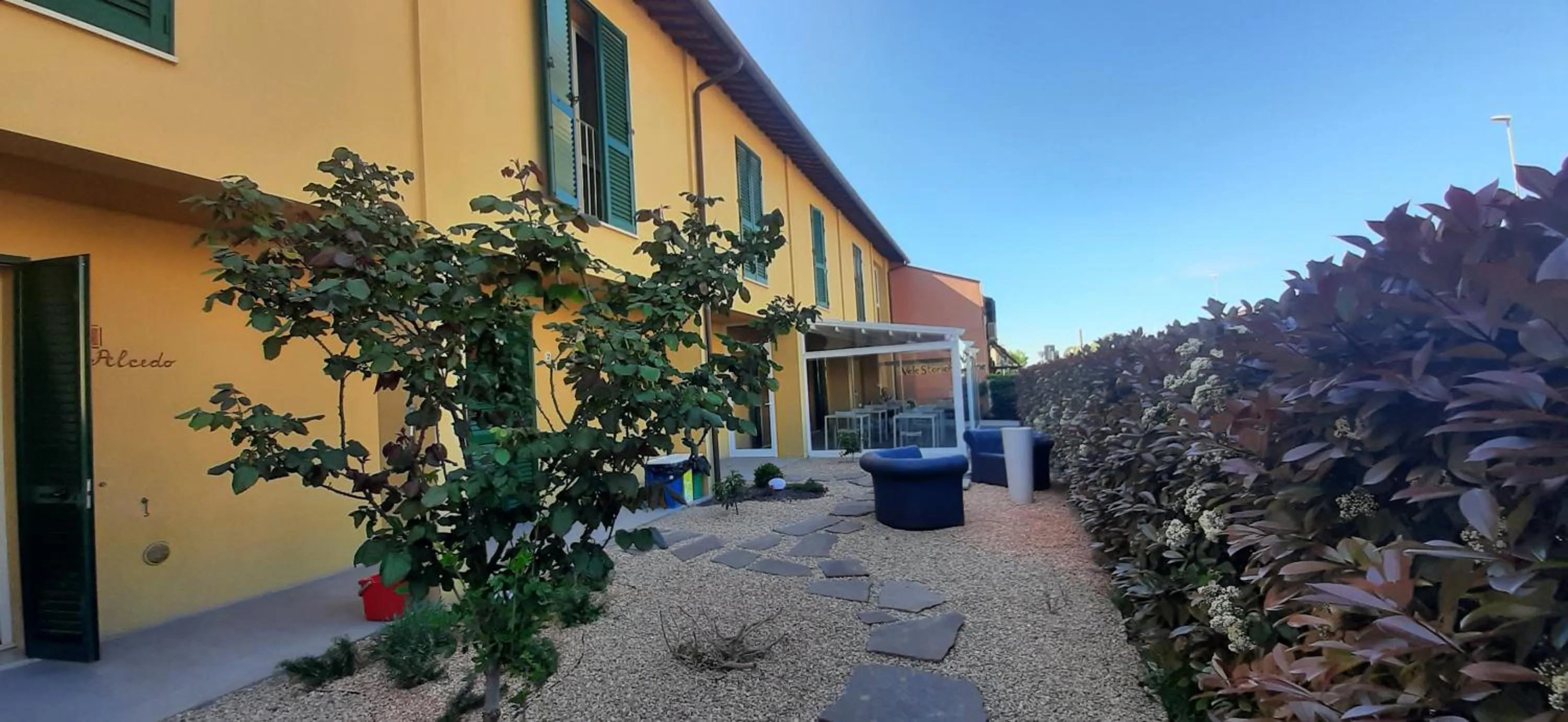 Property building in Vele Storiche Pisane - free private parking