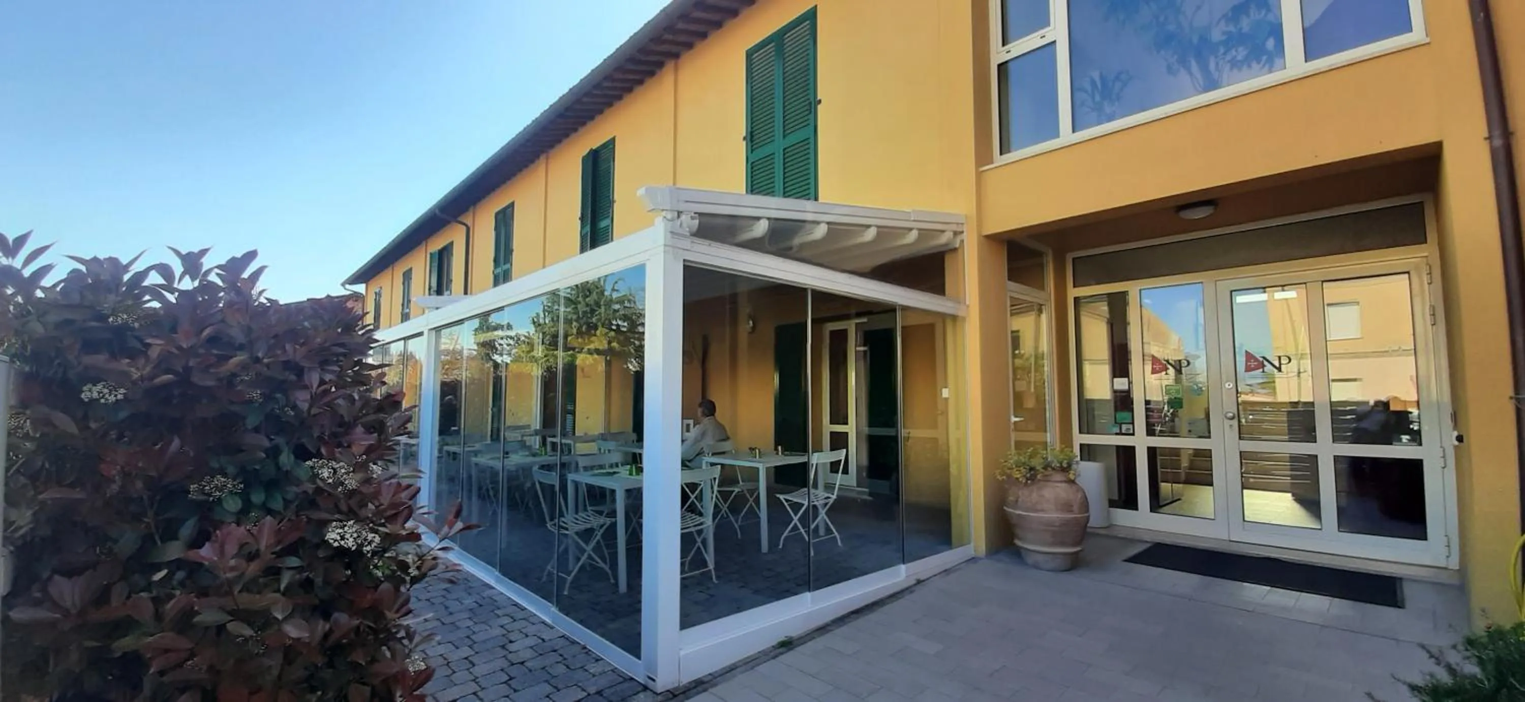 Property building in Vele Storiche Pisane - free private parking