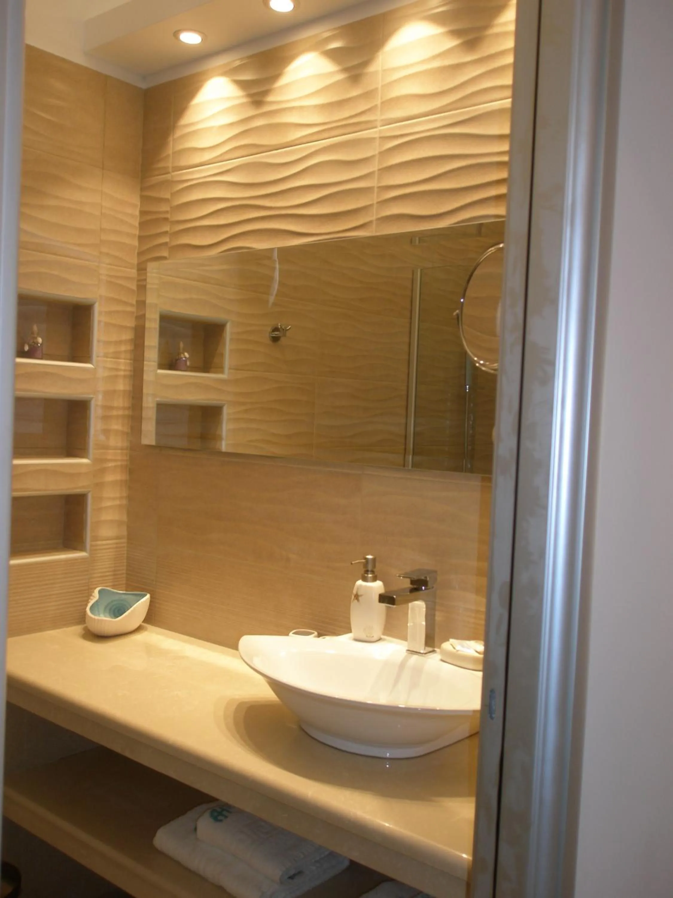 Bathroom in WhiteSands Beach Resort