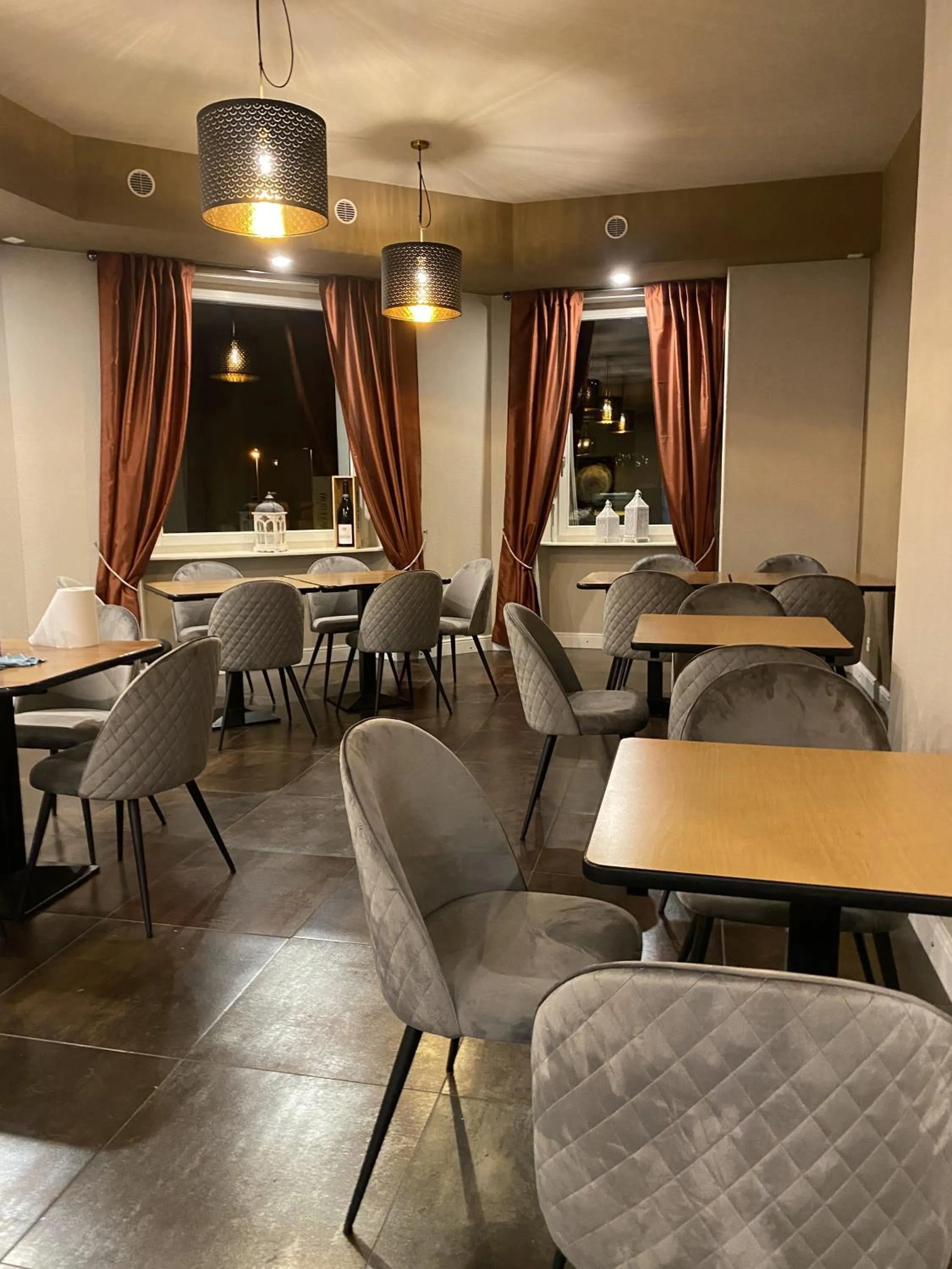 Restaurant/places to eat in Albergo Stazione