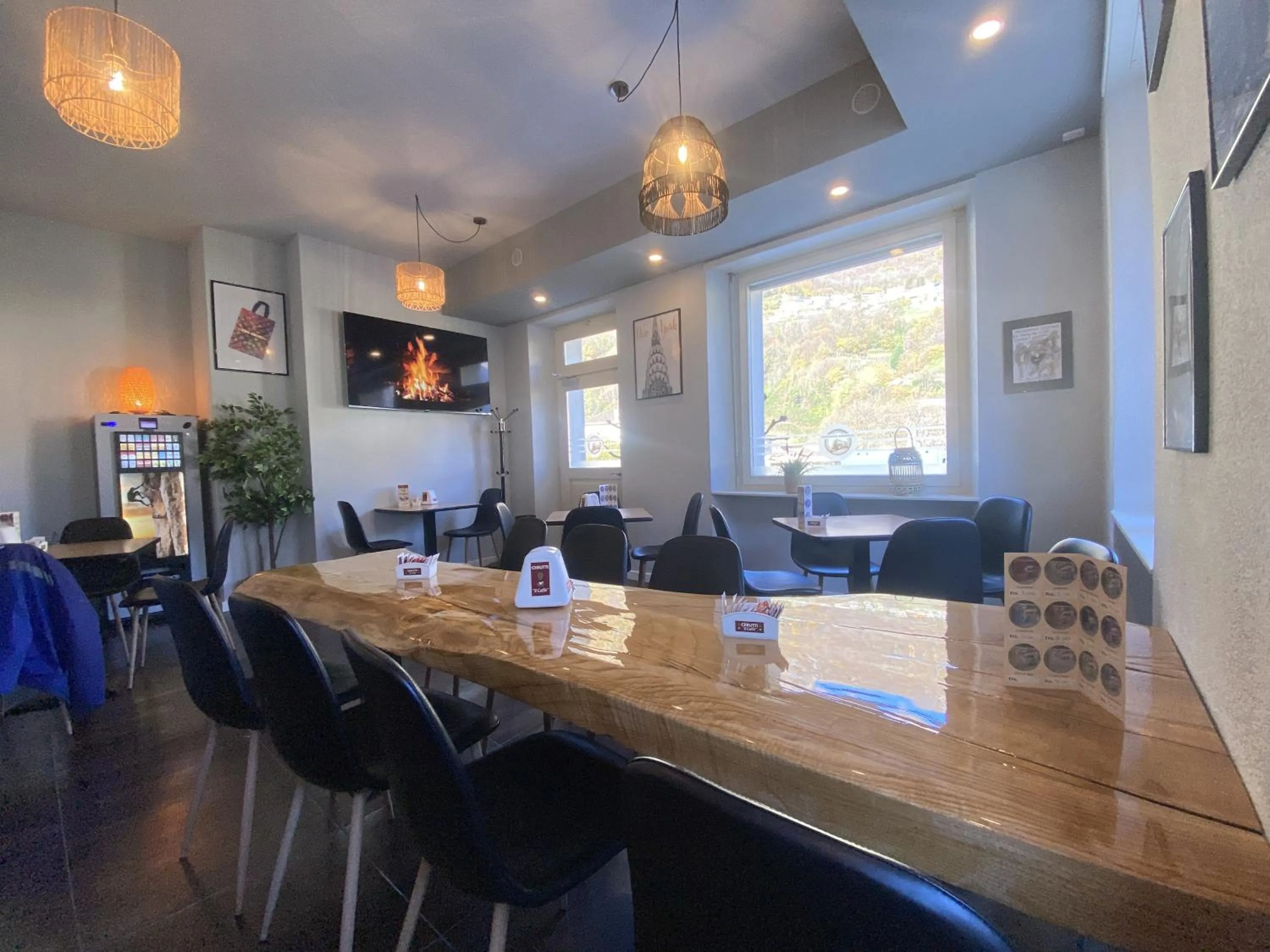 Evening entertainment in Albergo Stazione