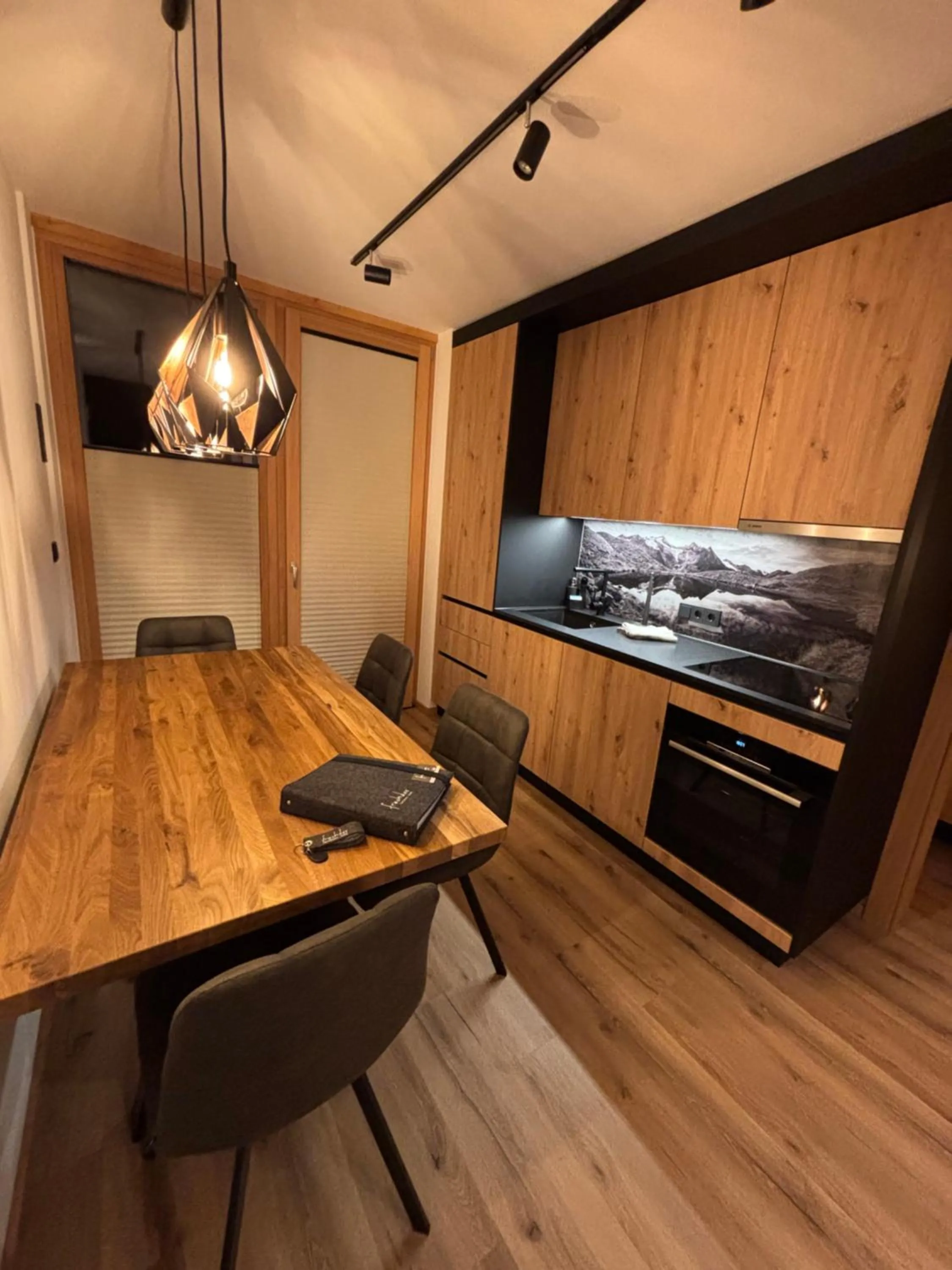 "Frechdax - Apartments Stubai" Unique Apartments, near BUS STOP & GROCERY STORE, inkl STUBAI SUPERCARD & INFRARED CABIN