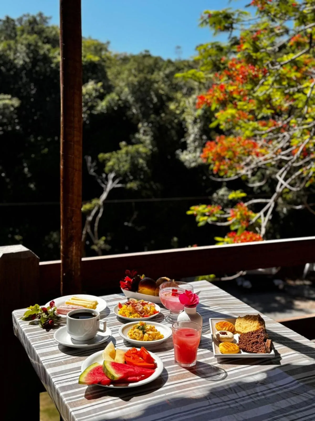 Breakfast in EstrelaMar Ferradura Restaurante & Spa