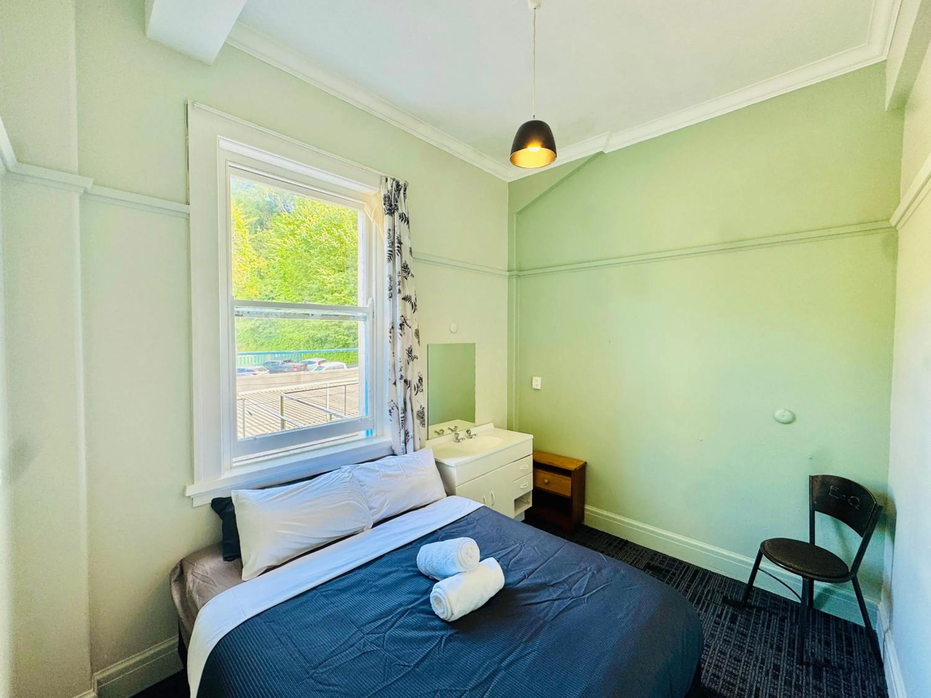 Bed in Crashpalace Napier