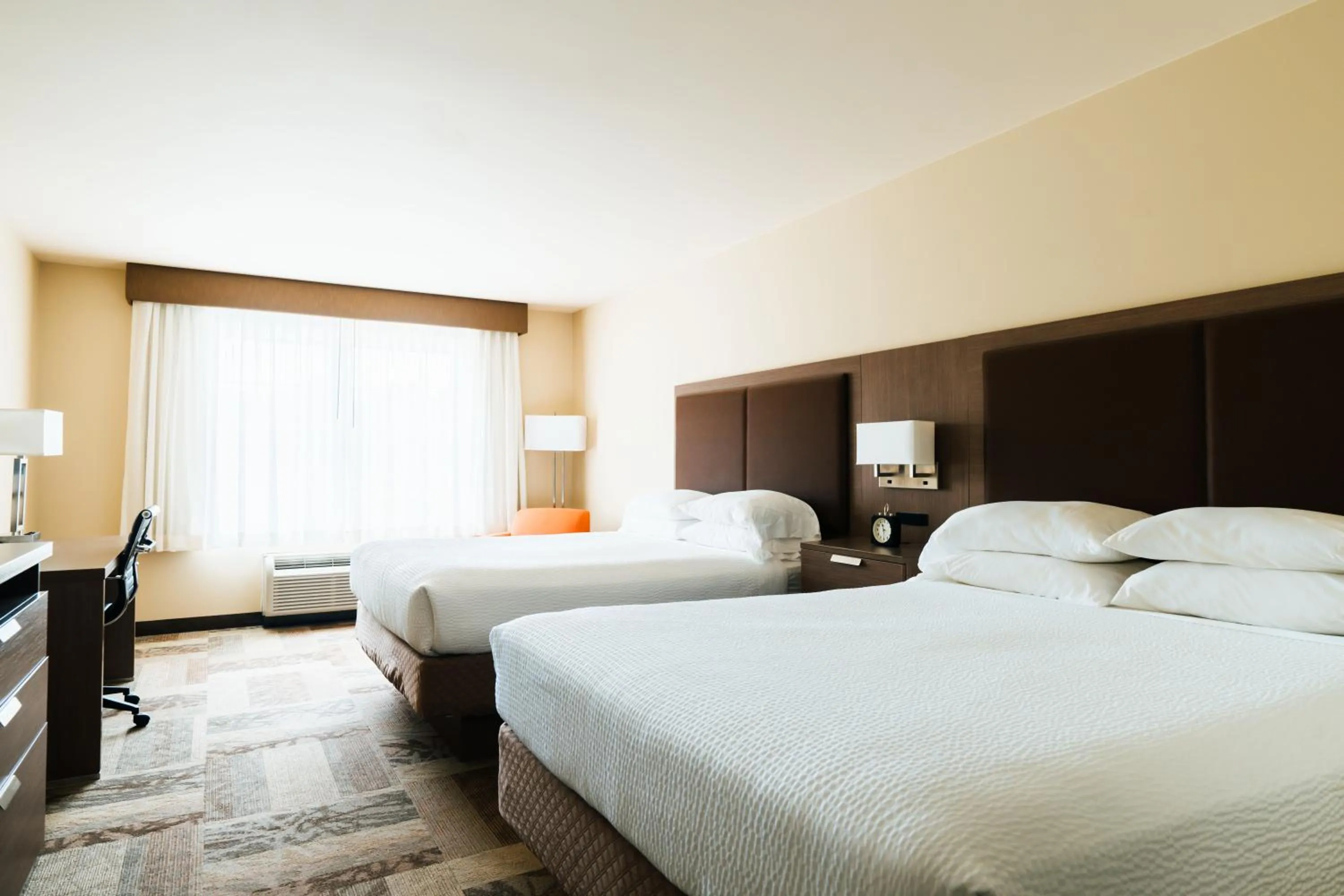 Bedroom, Bed in Belfast Harbor Inn
