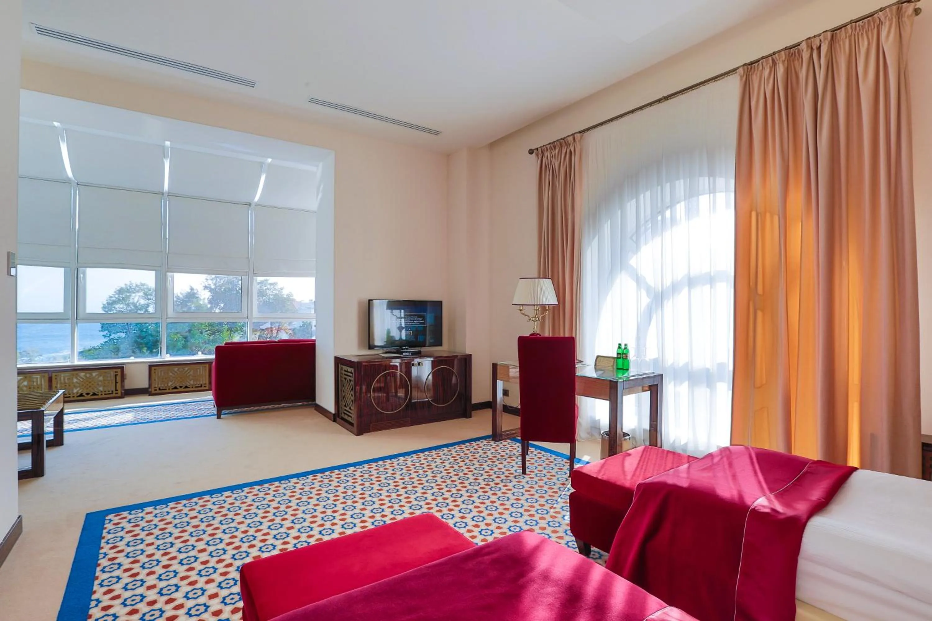 Communal lounge/ TV room in KADORR Hotel Resort & Spa