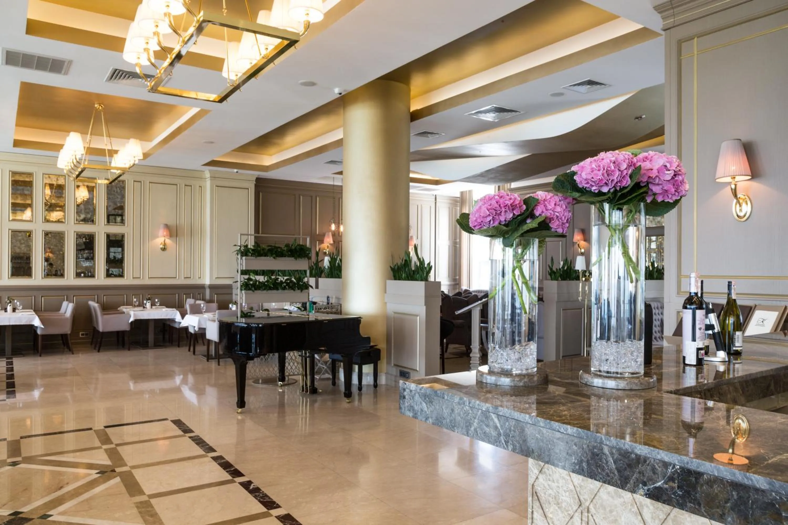 Restaurant/places to eat in KADORR Hotel Resort & Spa