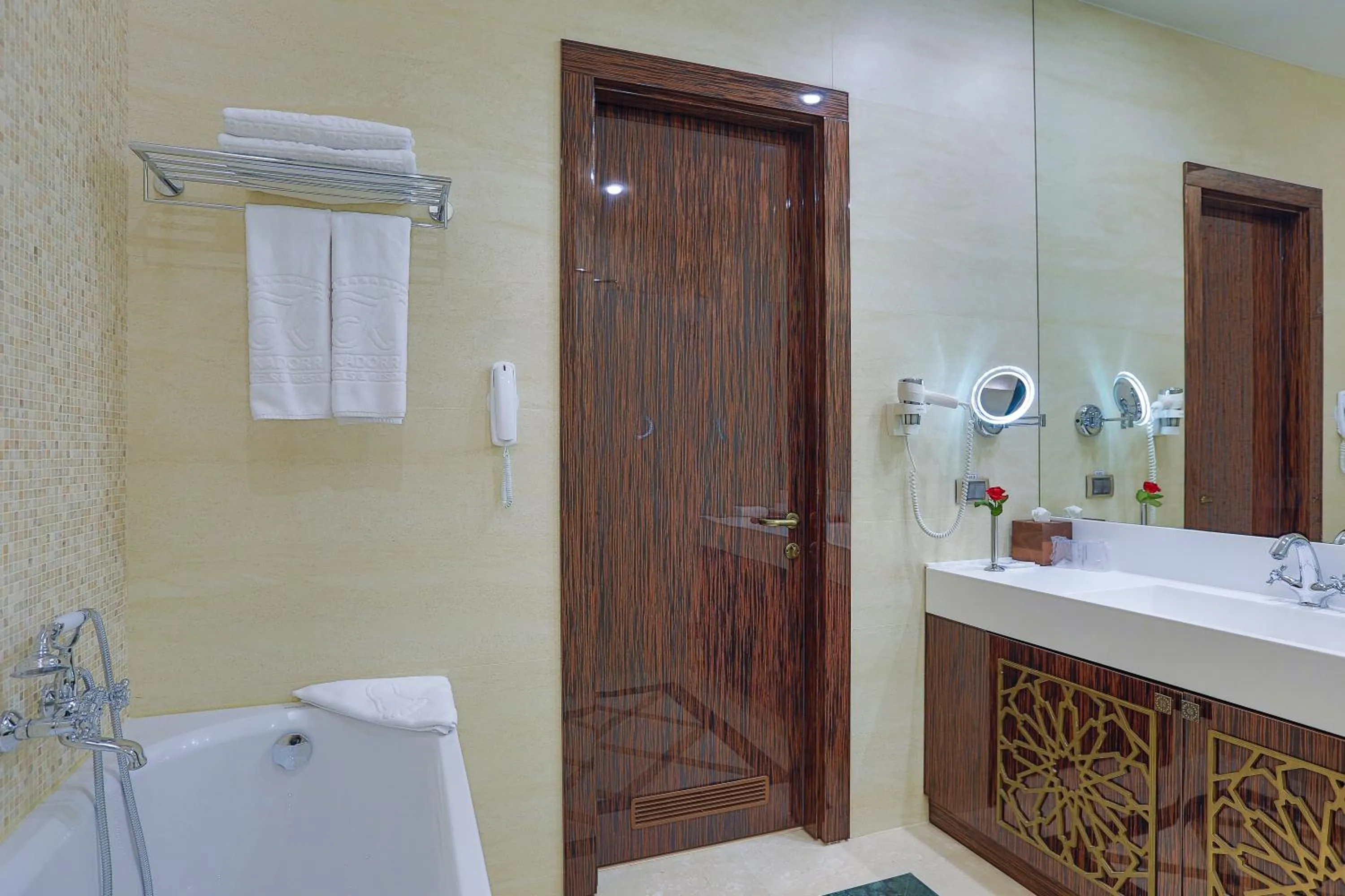 Shower in KADORR Hotel Resort & Spa