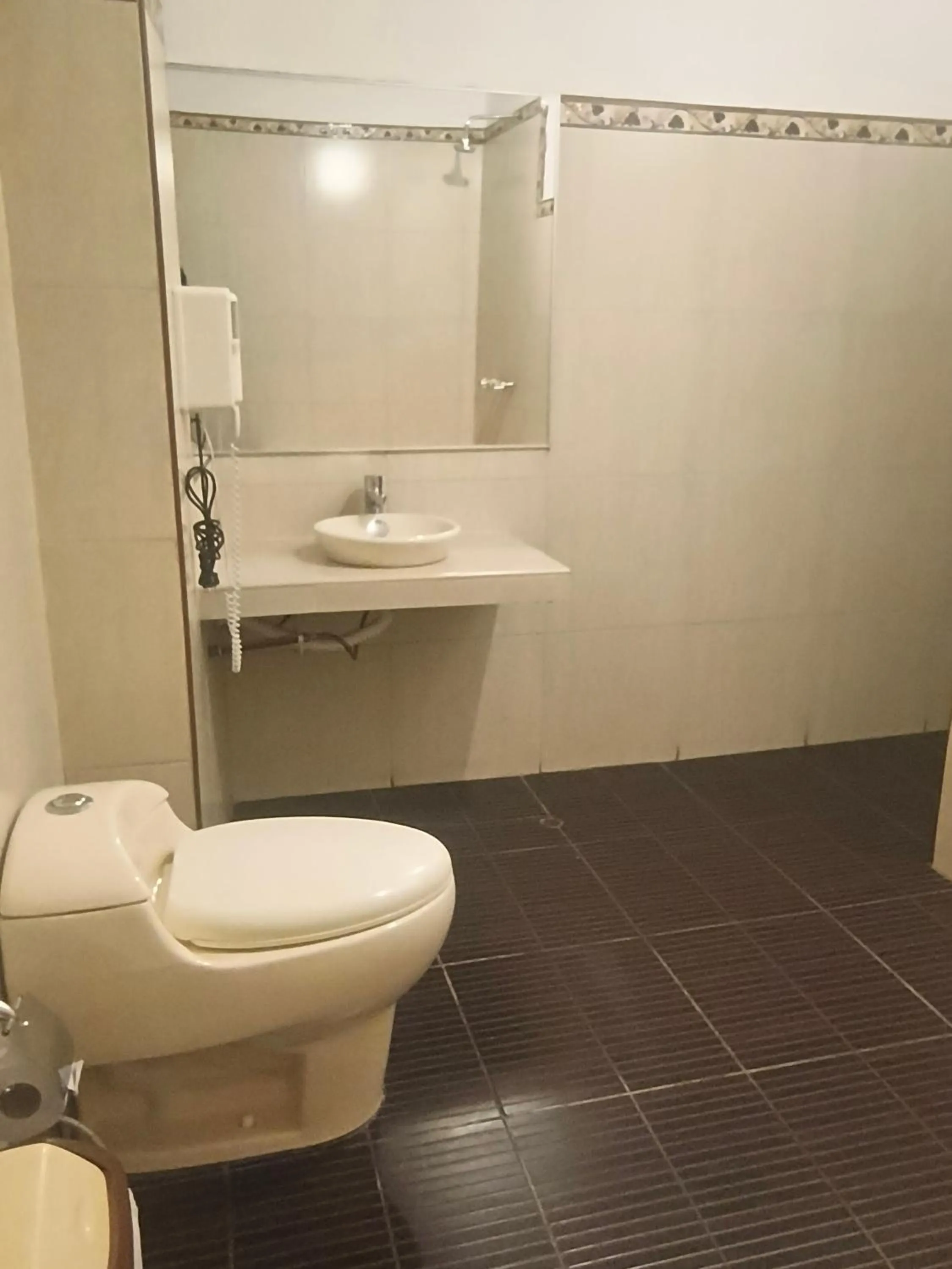 Colonial Plaza Hotel