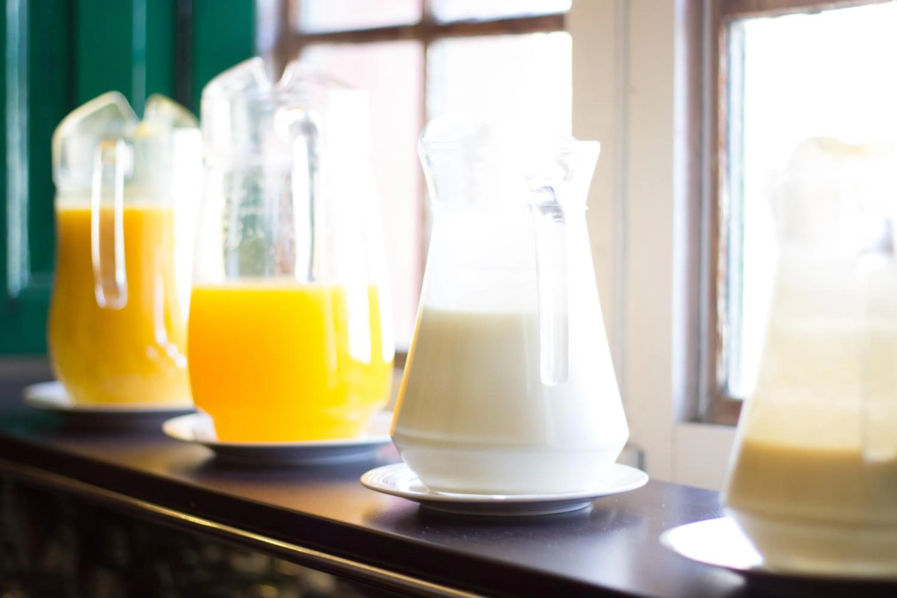 Buffet breakfast in Colonial Plaza Hotel