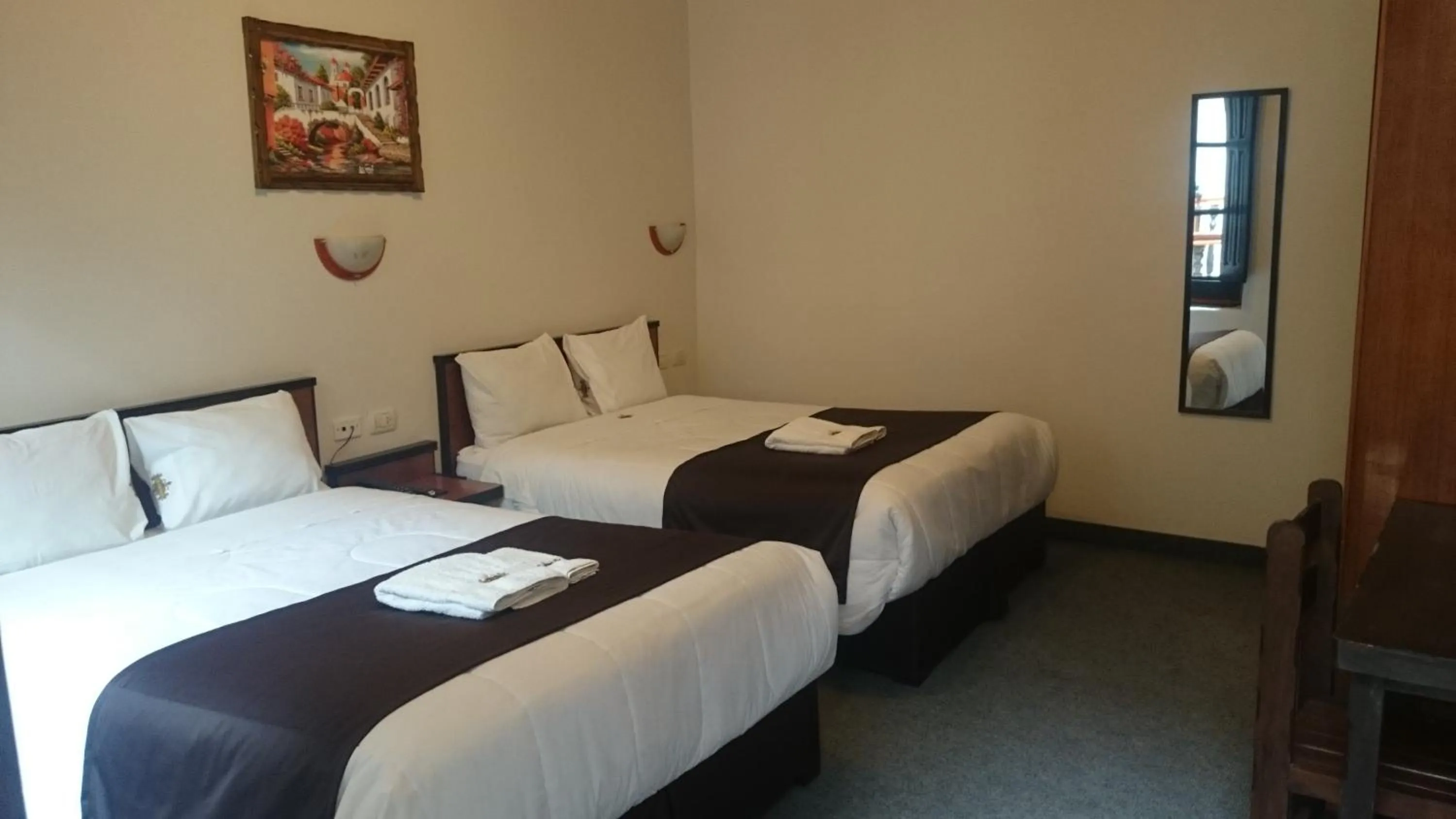 Bedroom, Bed in Colonial Plaza Hotel