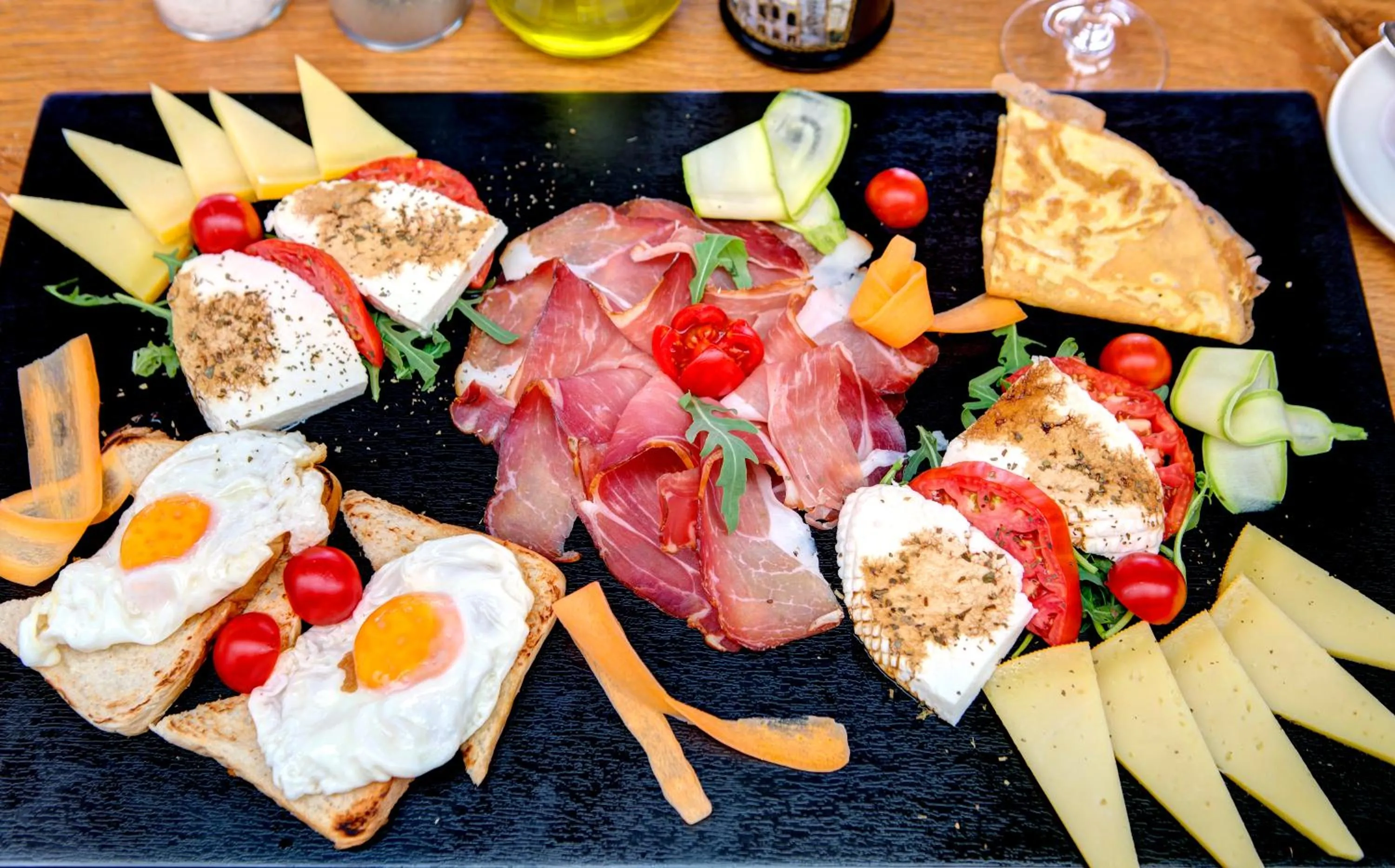 Food and drinks in Hotel Villa Regina
