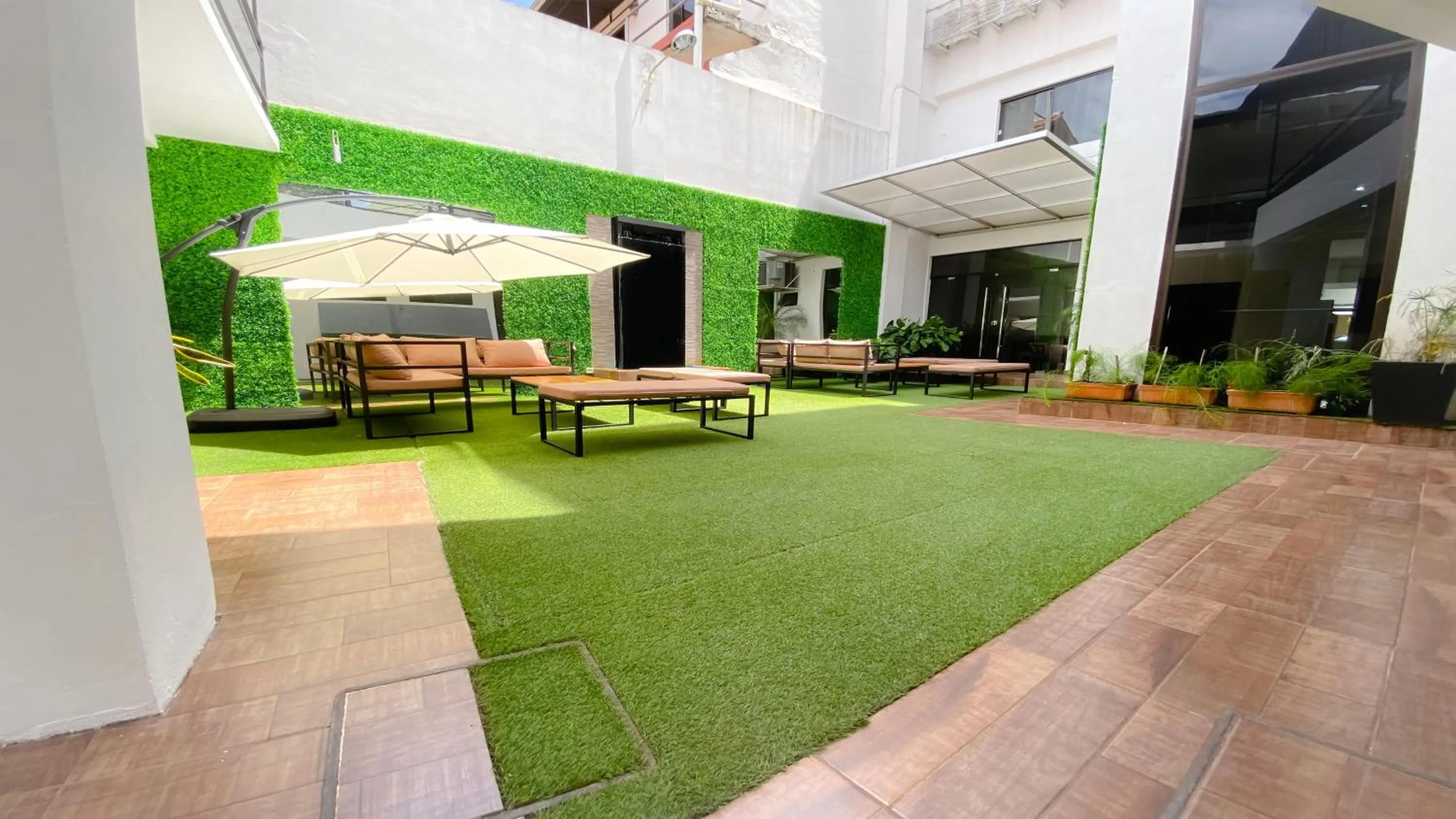 Patio in Danieri Asunción Hotel