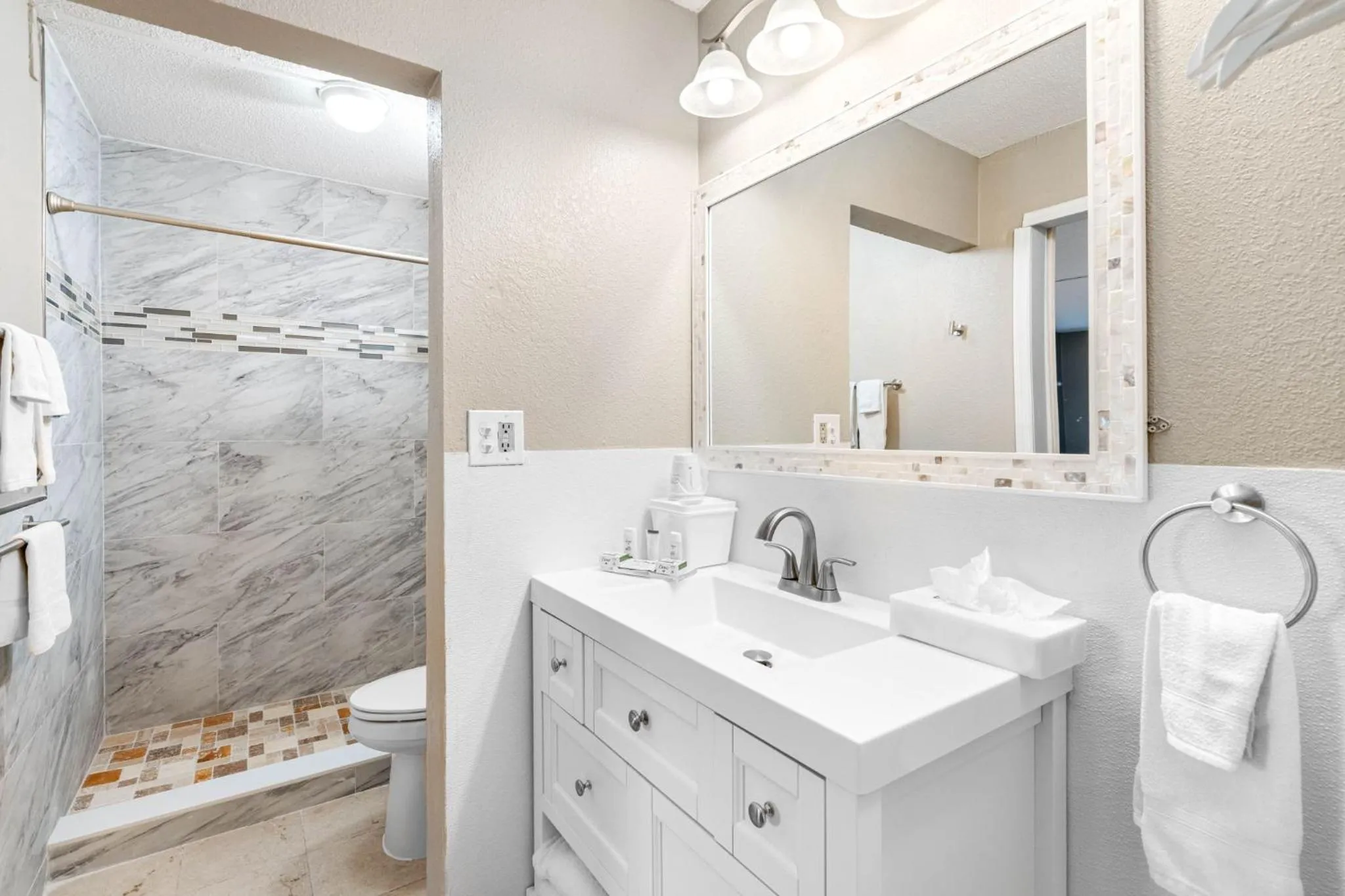 Shower in Bay Breeze