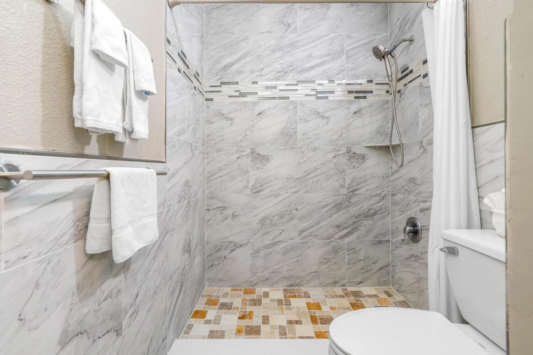 Shower in Bay Breeze