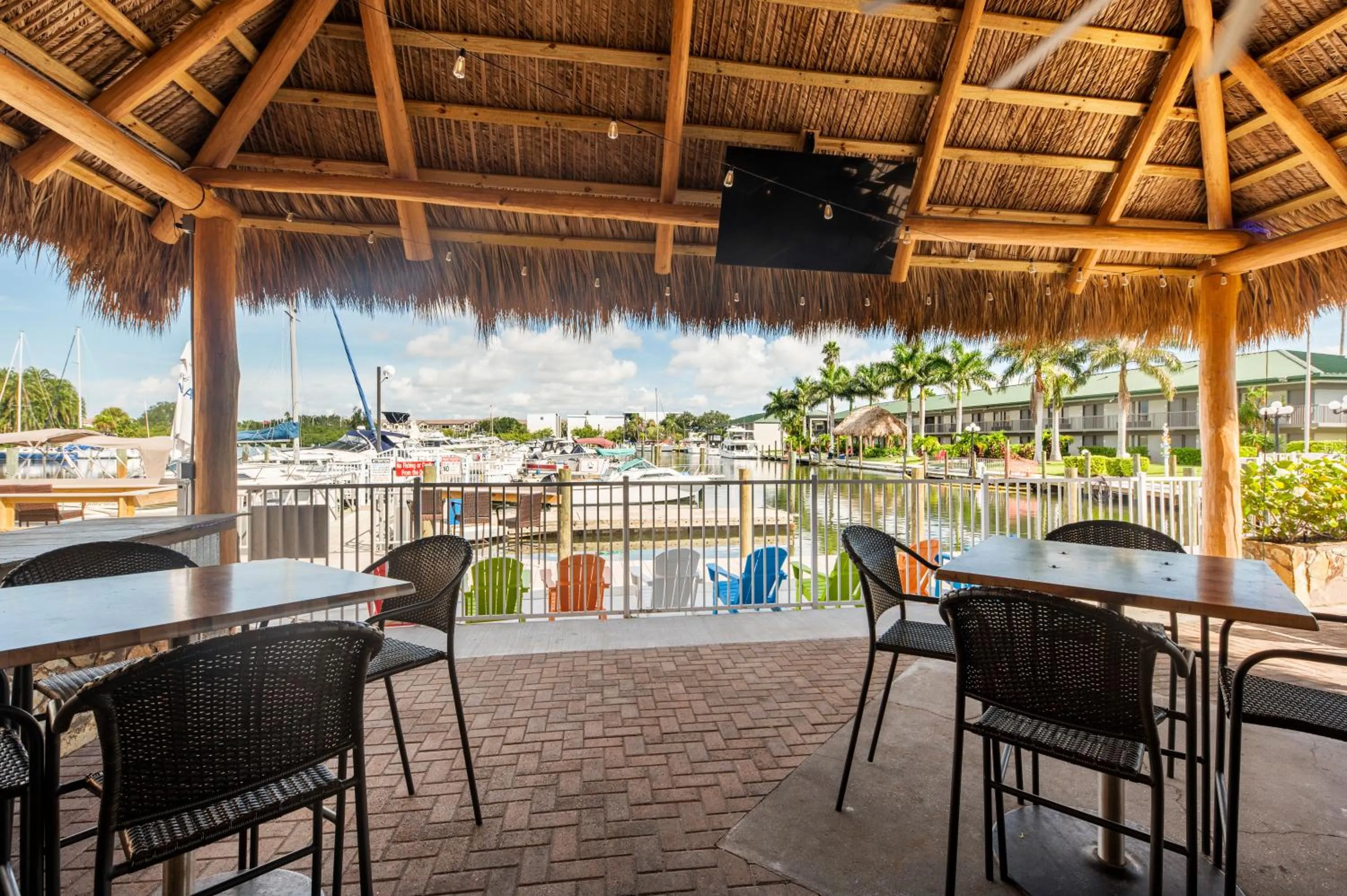 Lounge or bar in Bay Breeze